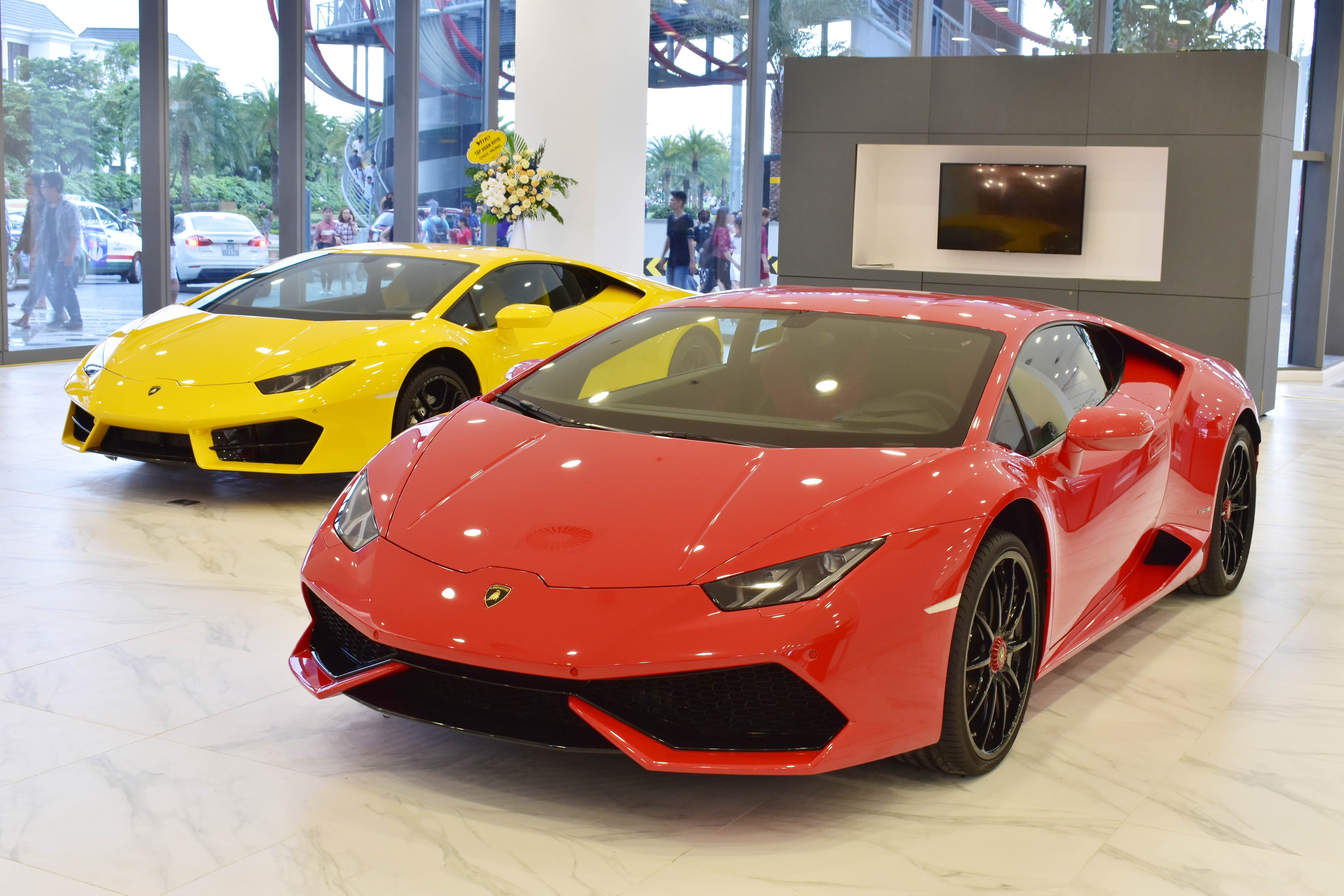 Lamborghini va Bentley mang sieu xe, xe sang trung bay tai SG hinh anh