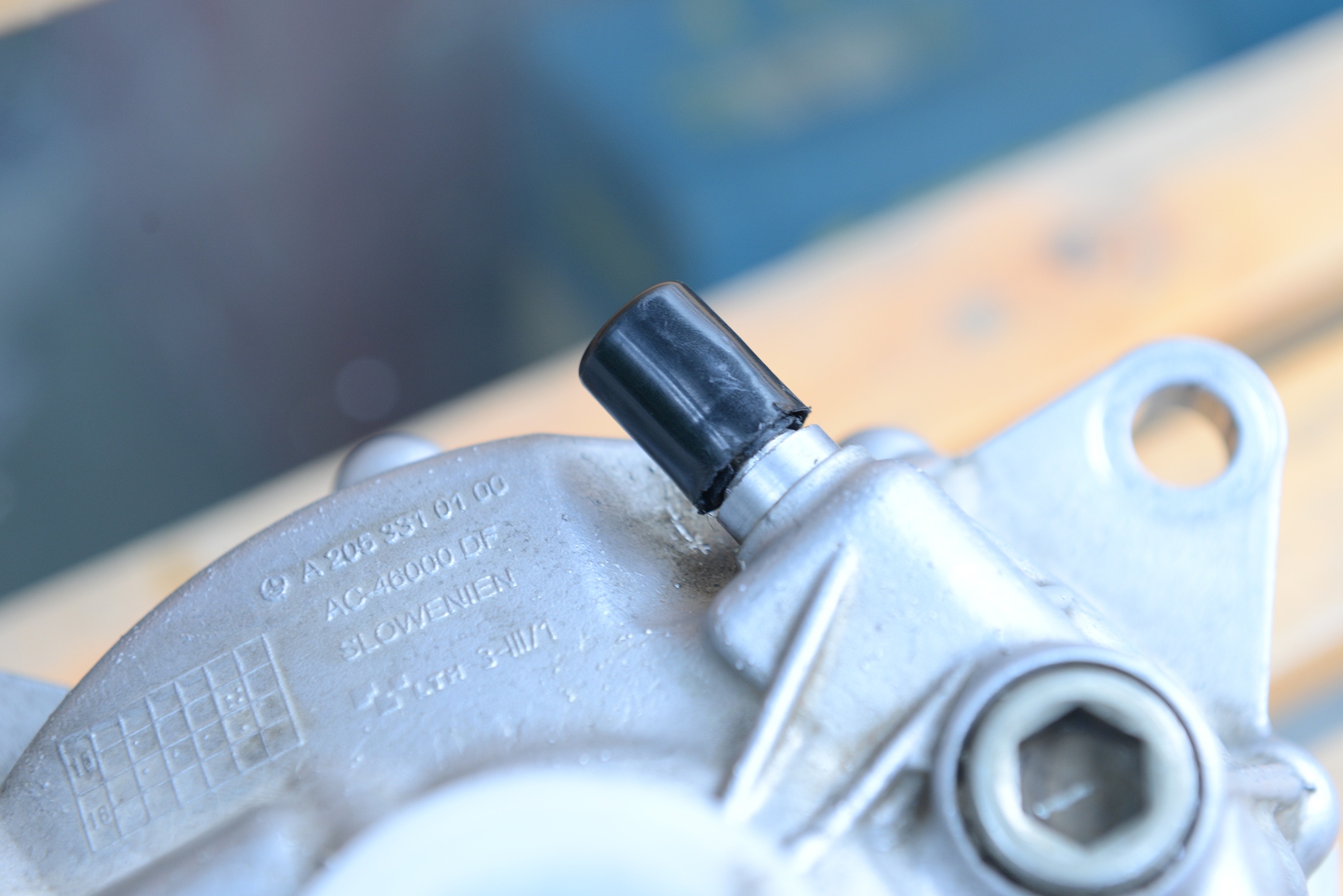 GLC bi nuoc vao cau truoc anh 2