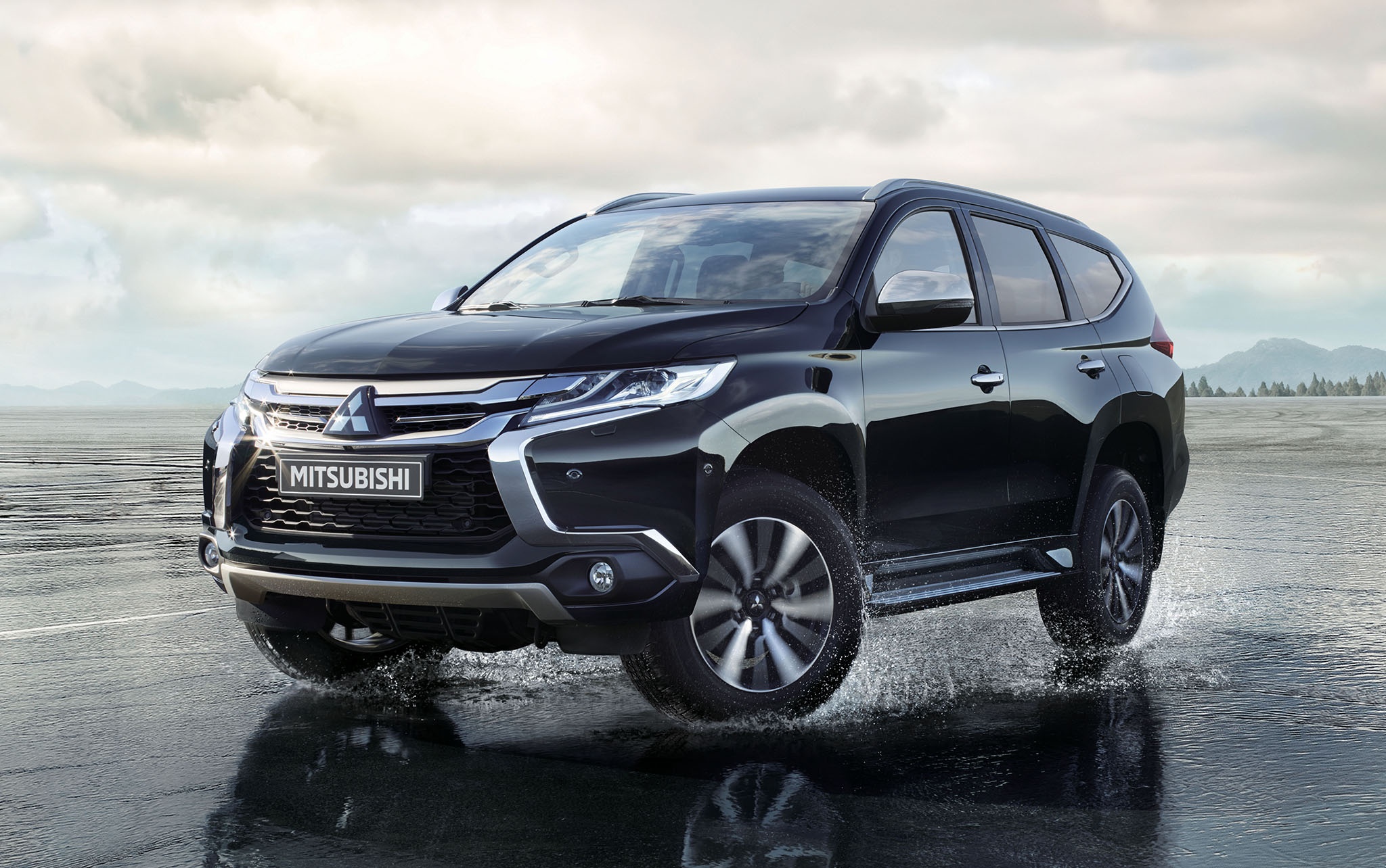 Mitsubishi Pajero Sport may dau gia 1,062 ty dong - doi dau Fortuner hinh anh