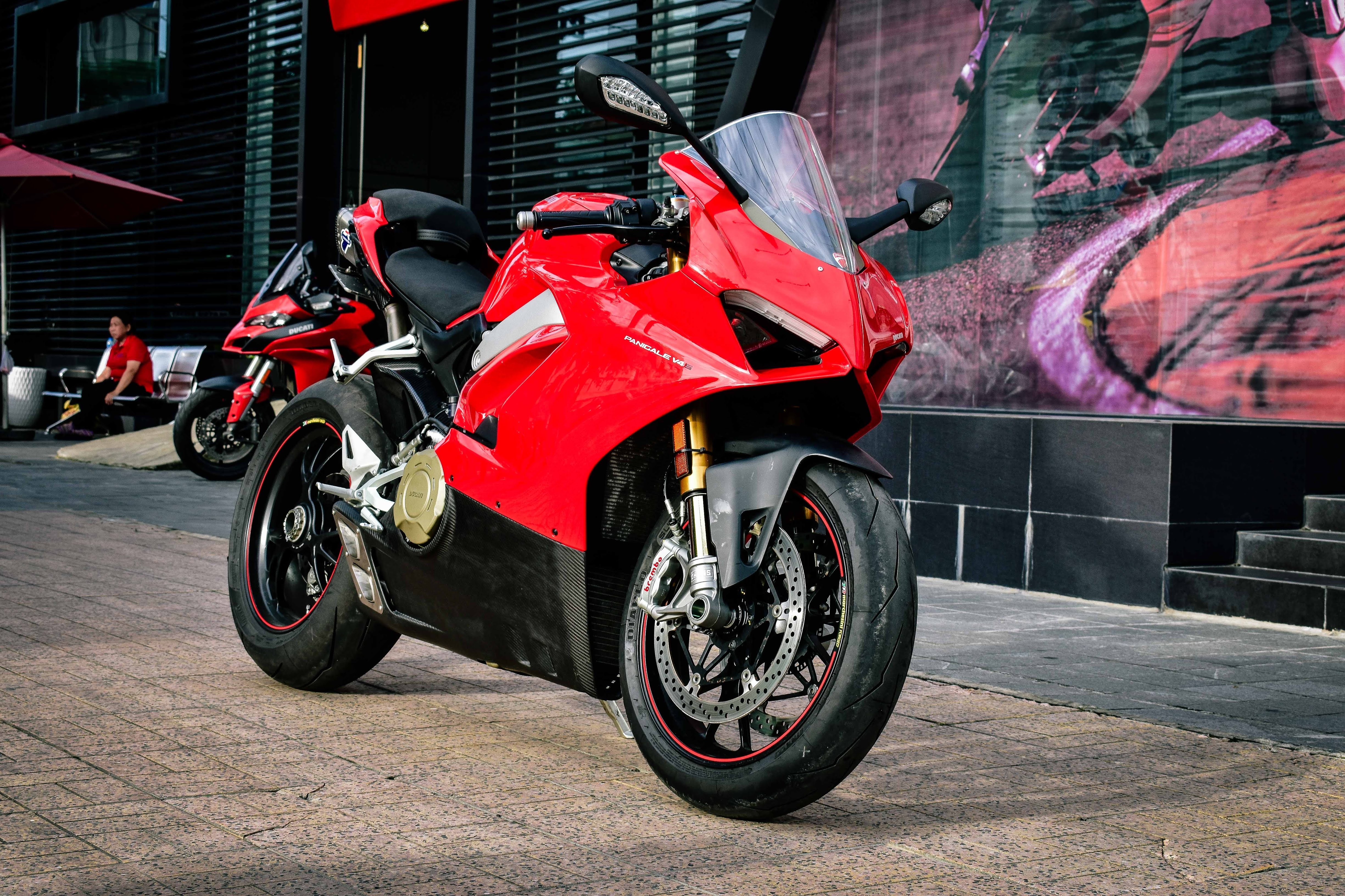 Ducati V4s do anh 1