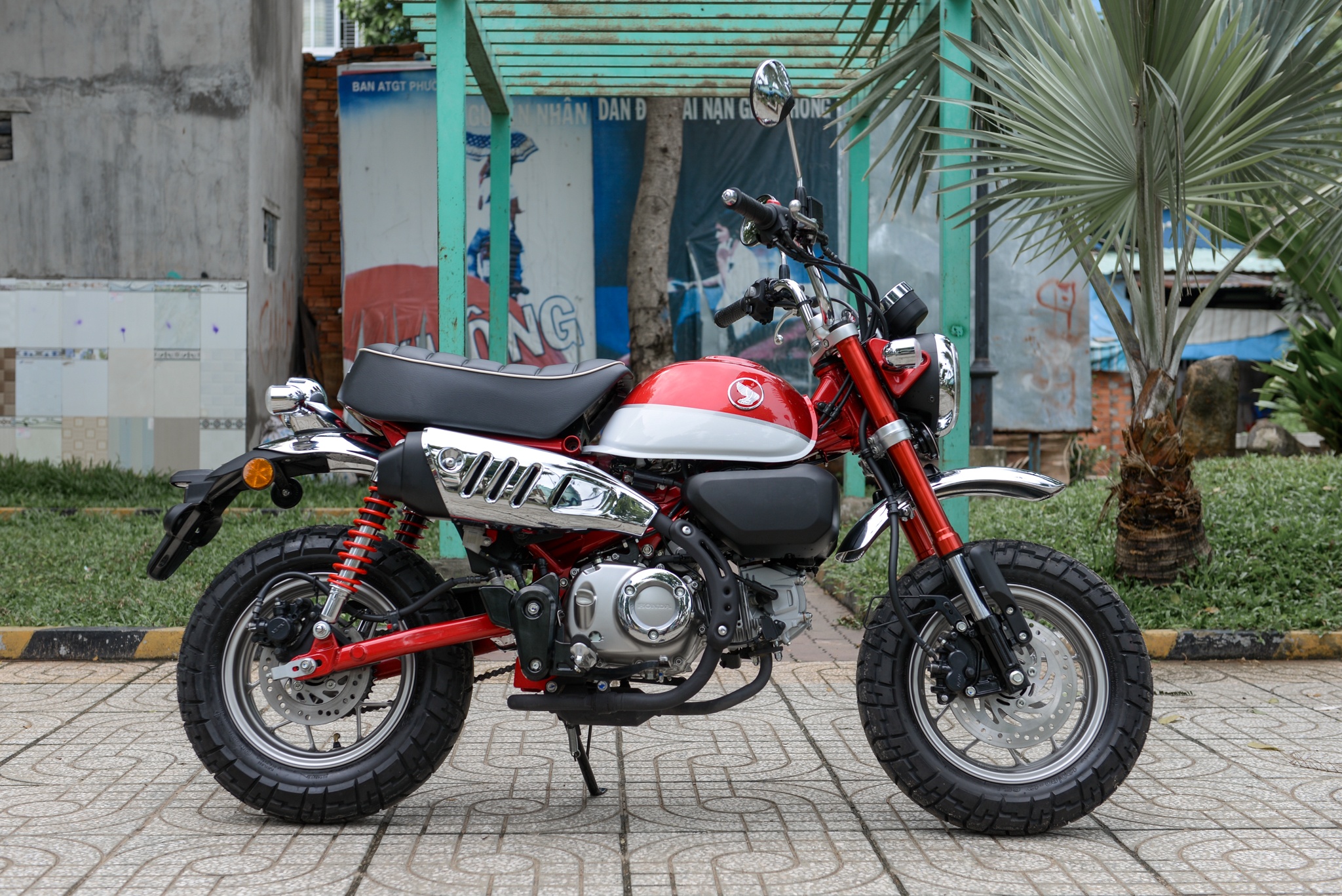 Honda Monkey 2018 ve Viet Nam, gia gan 120 trieu dong hinh anh