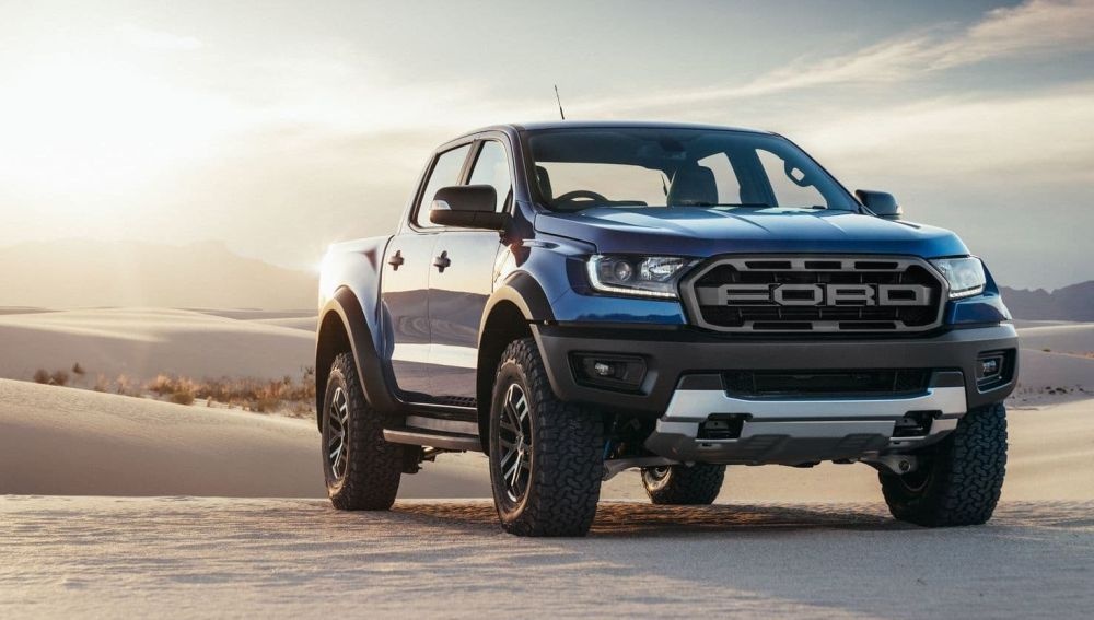 Ford Ranger Raptor, Lexus RX350L se ra mat o trien lam oto thang 10 hinh anh