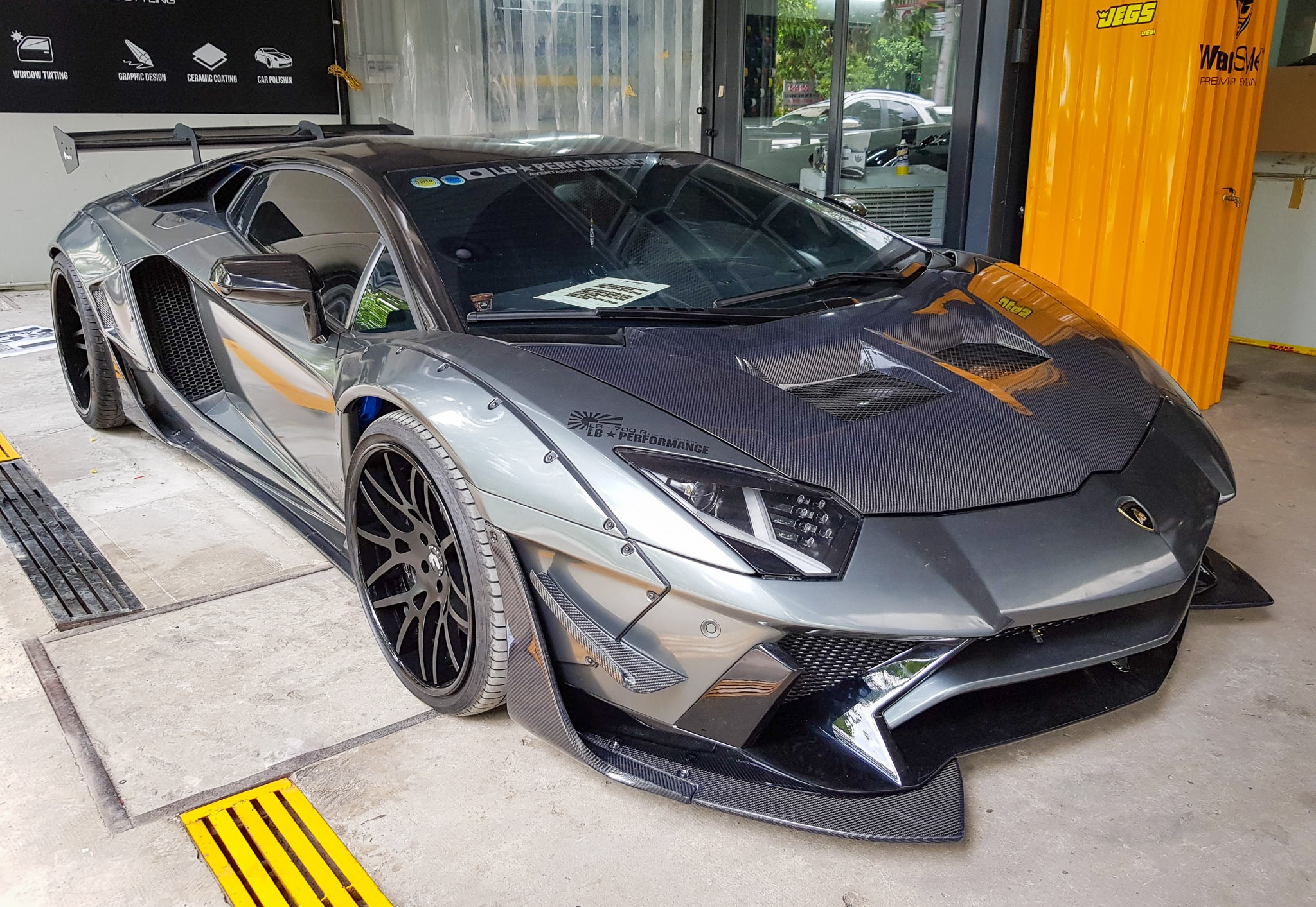sieu xe Lamborghini Aventador do anh 1