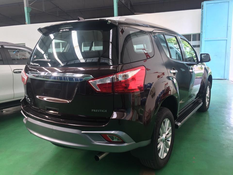 xe Isuzu mu-X 2018 anh 2