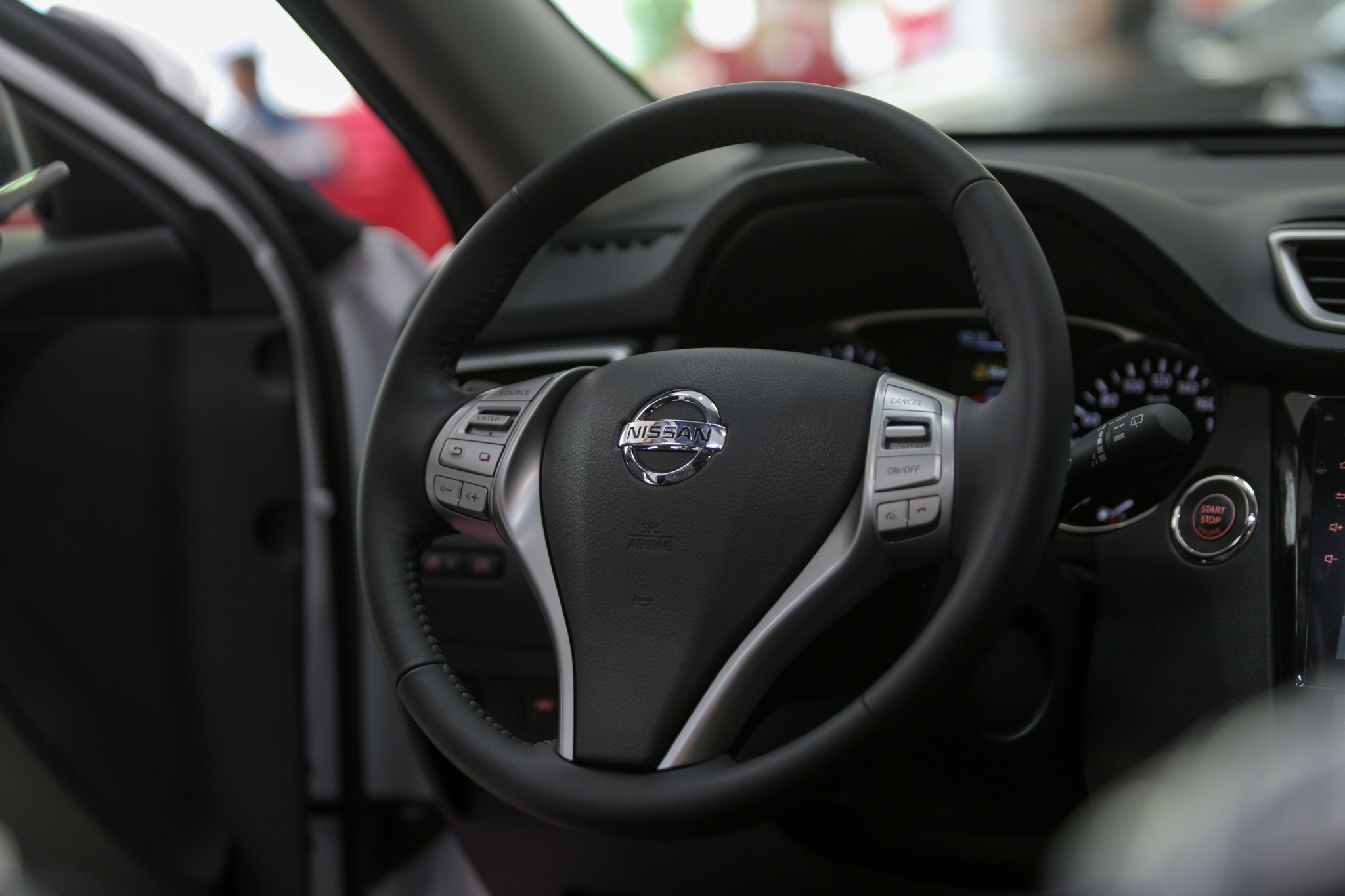 gia Nissan X-Trail V-Series anh 9