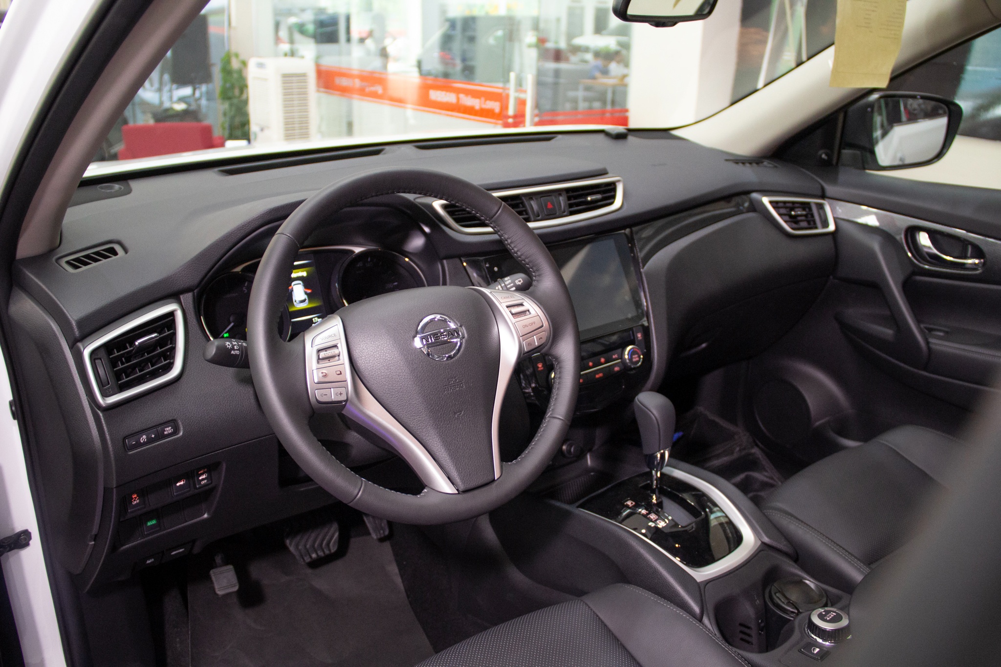 gia Nissan X-Trail V-Series anh 7