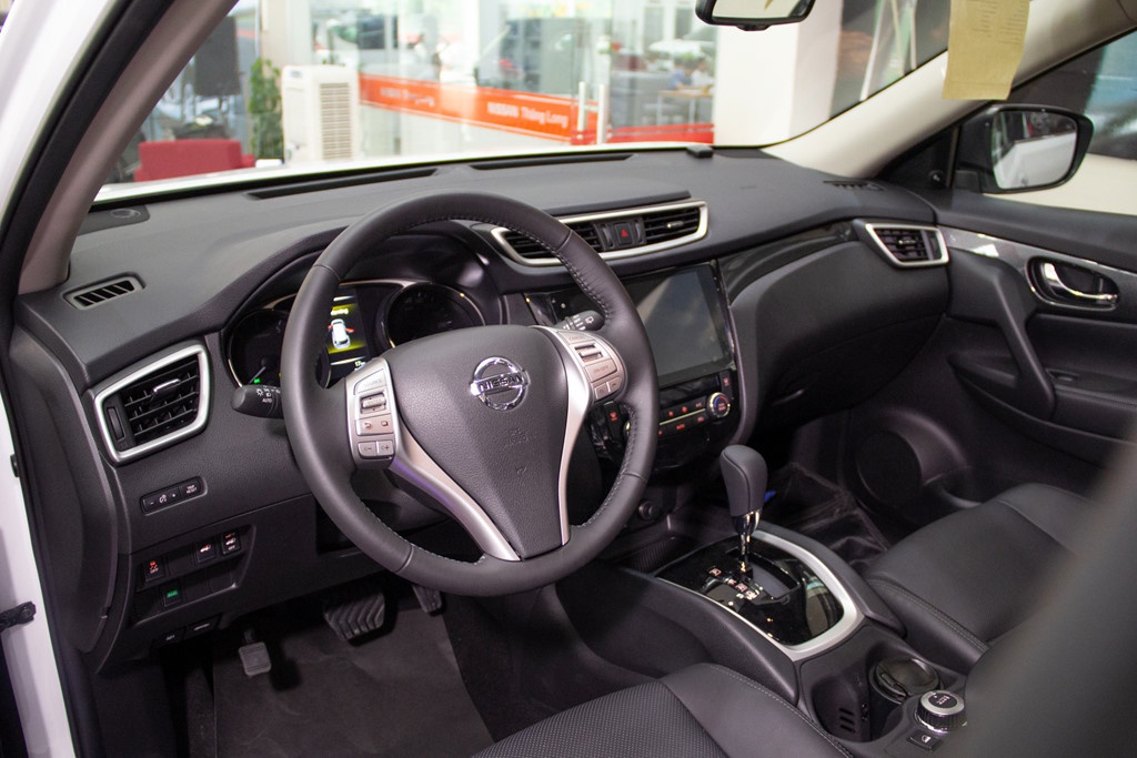 ra mat Nissan X-Trail V-Series anh 2