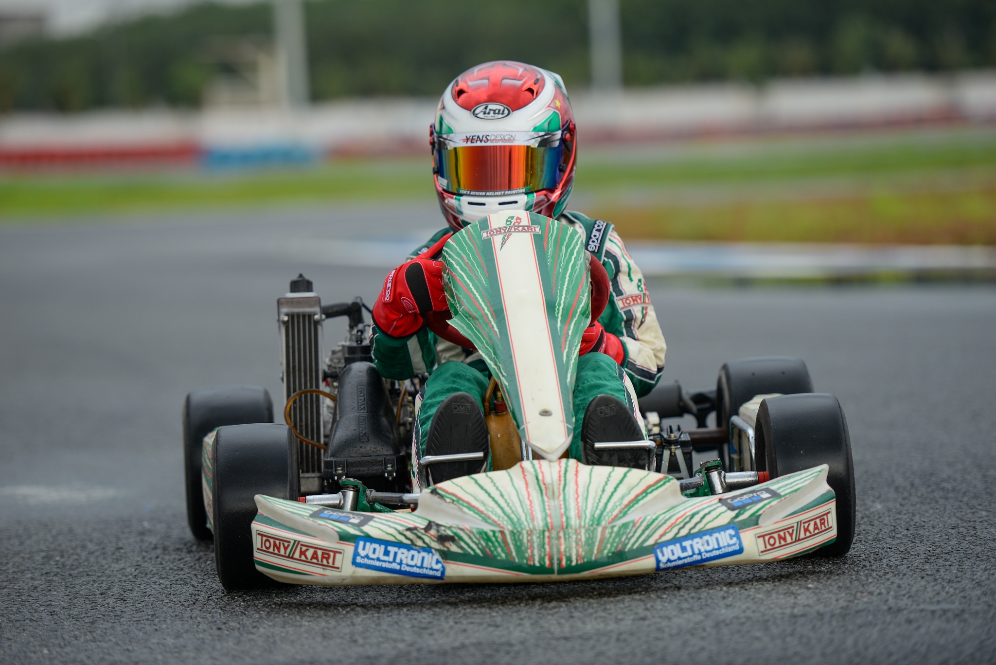 dua be 11 tuoi dua Go-Kart anh 2