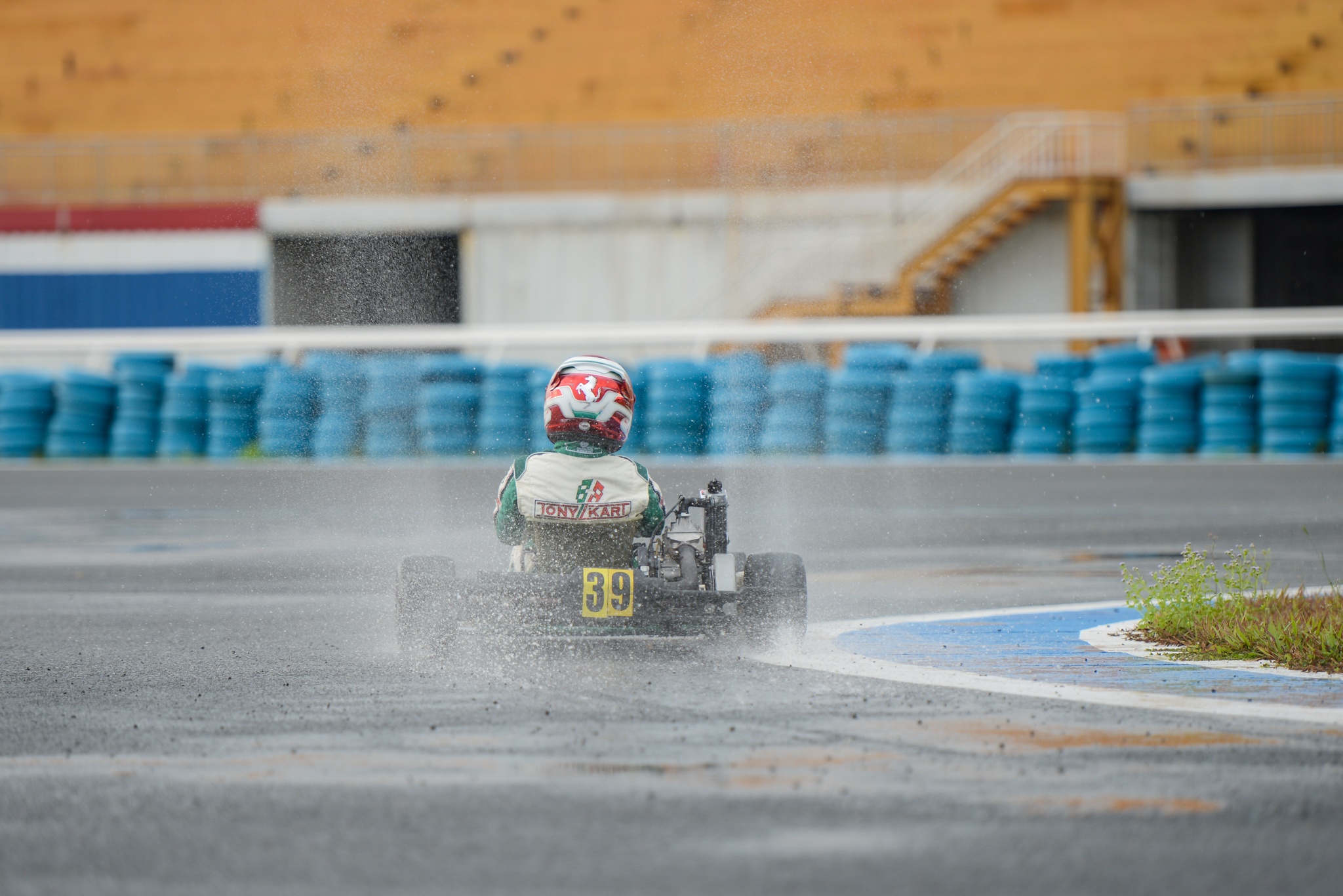 dua be 11 tuoi dua Go-Kart anh 10