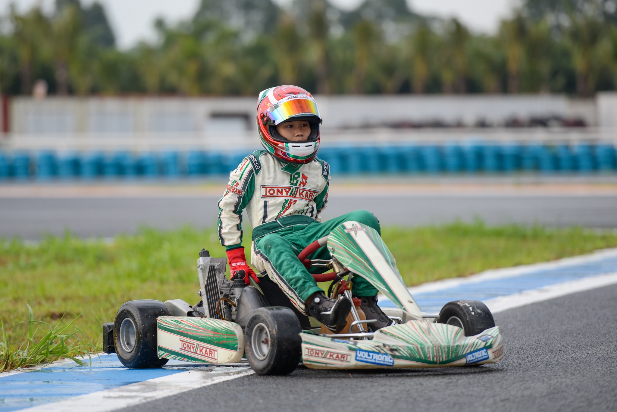 dua be 11 tuoi dua Go-Kart anh 13