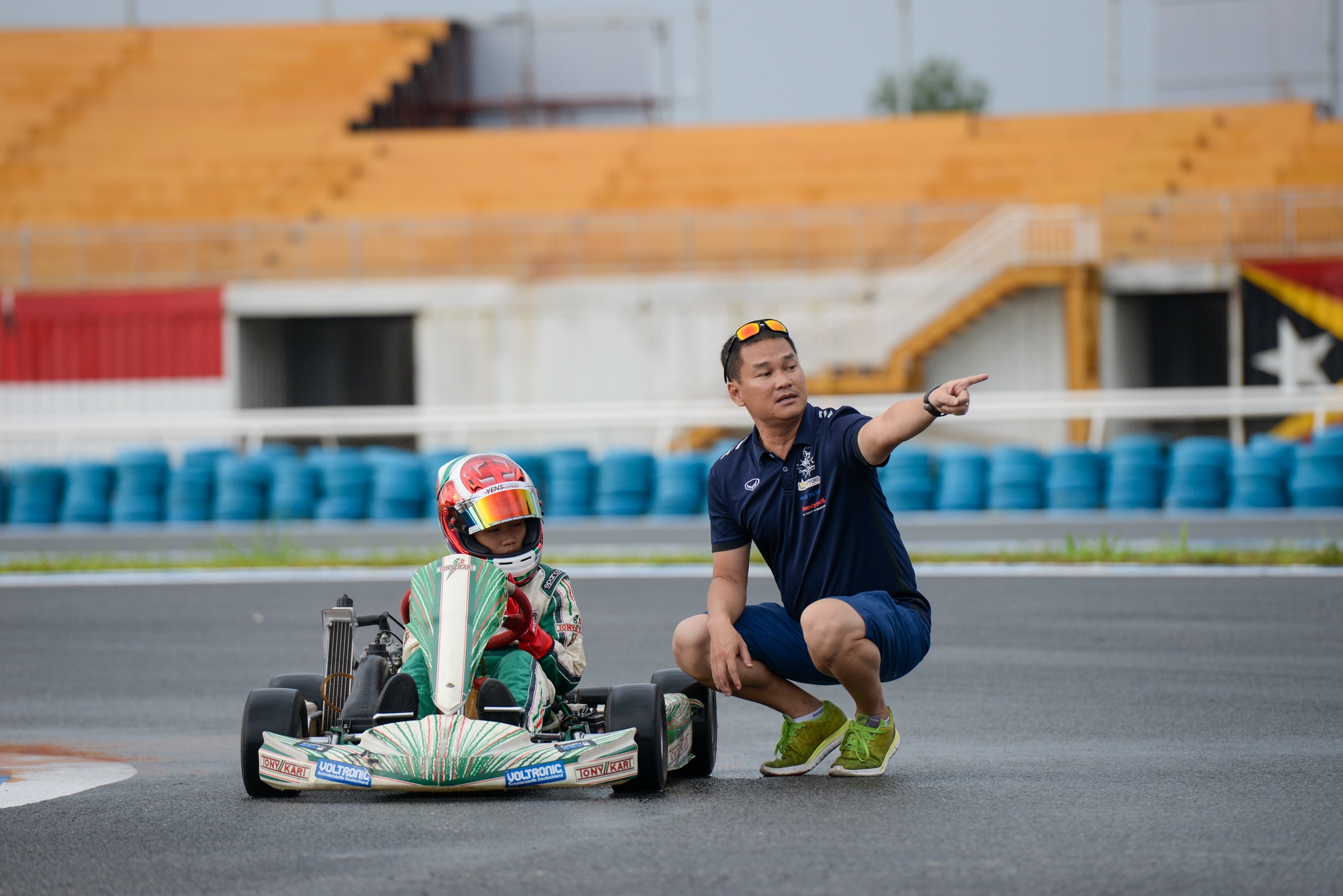 dua be 11 tuoi dua Go-Kart anh 4