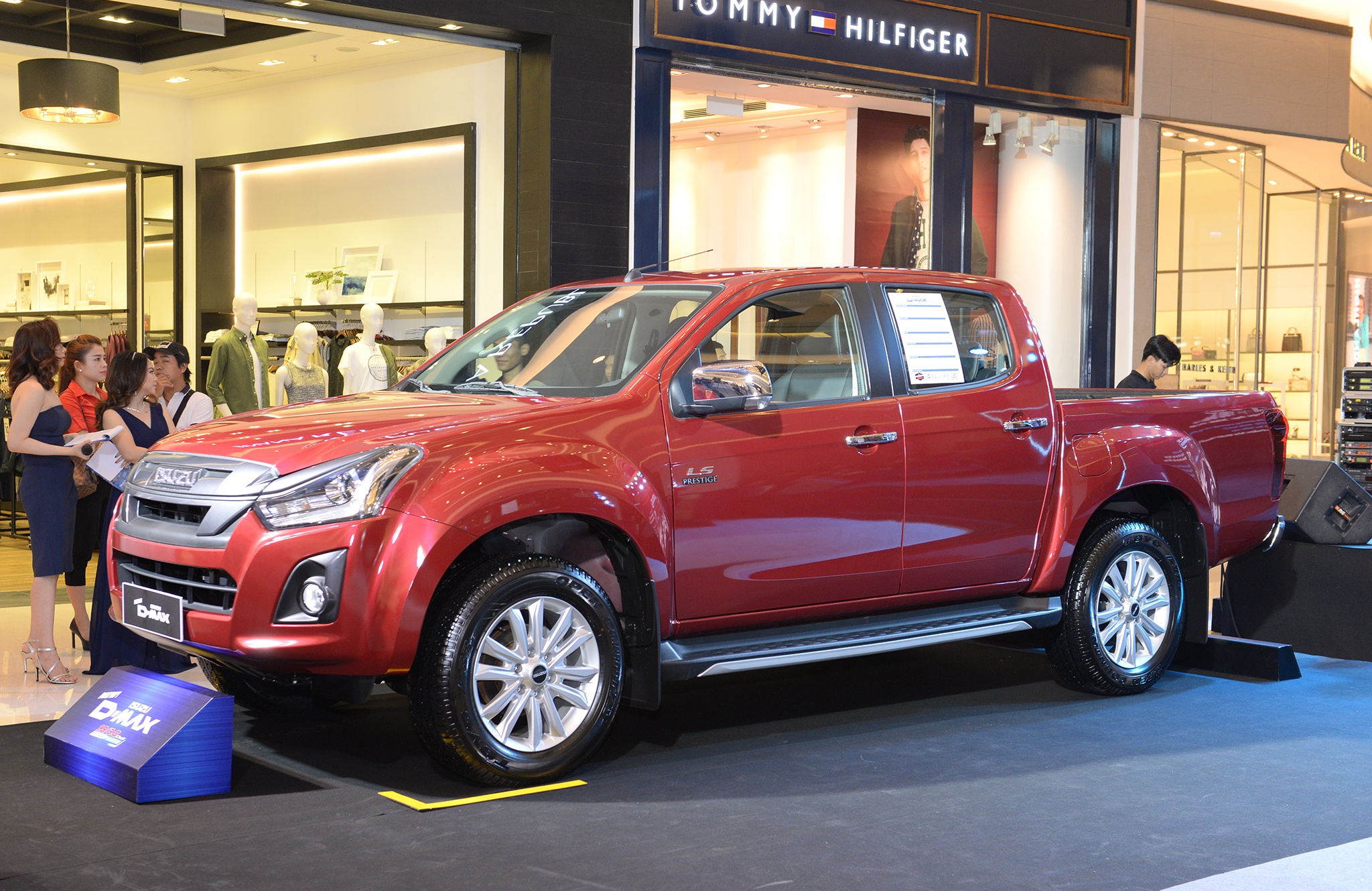 gia Isuzu mu-X anh 3