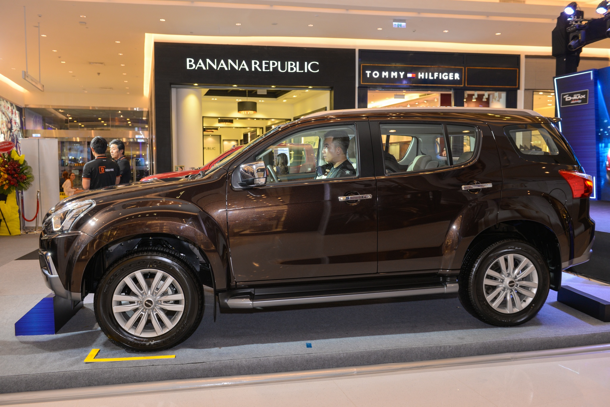 gia Isuzu mu-X 2018 anh 3