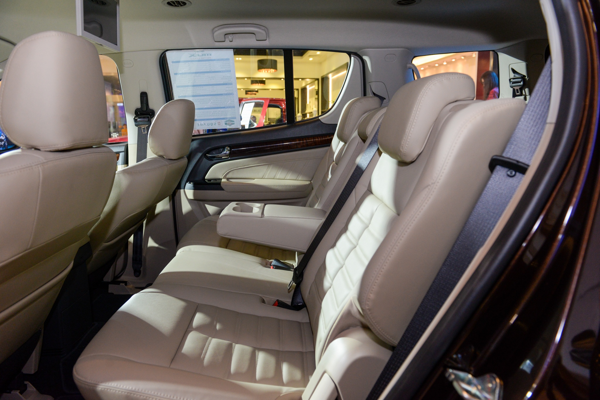 gia Isuzu mu-X 2018 anh 10