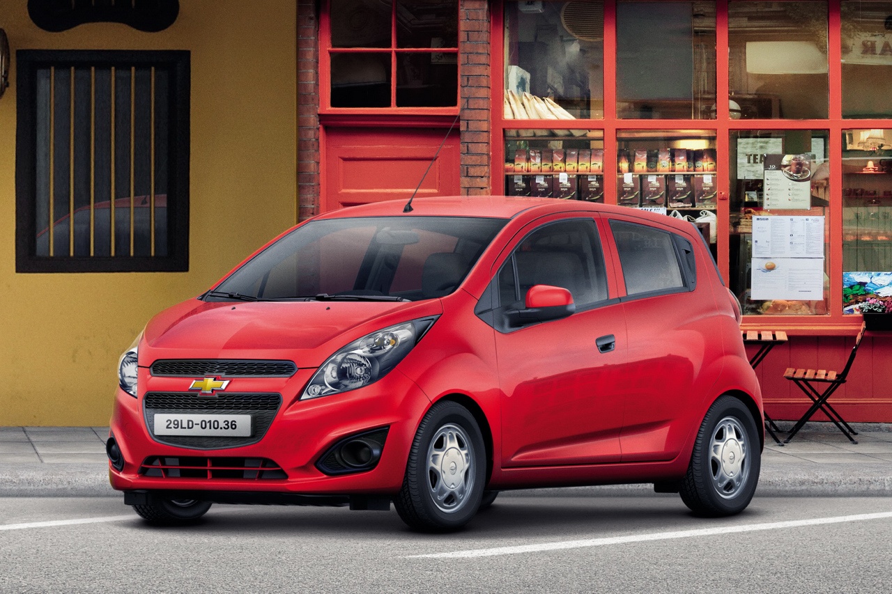 Oto re nhat Viet Nam giam ve muc 259 trieu dong hinh anh