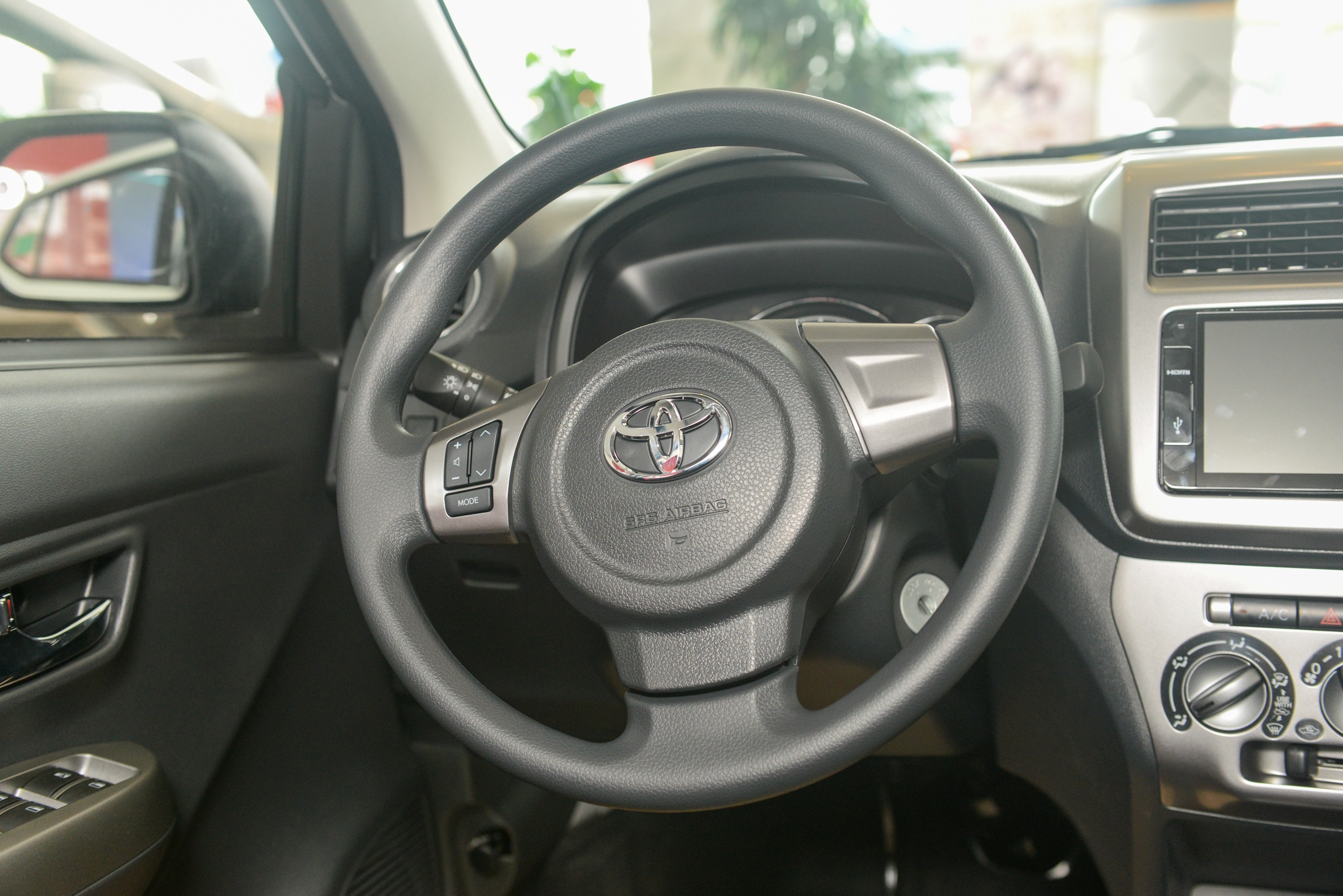 gia Toyota Wigo anh 10
