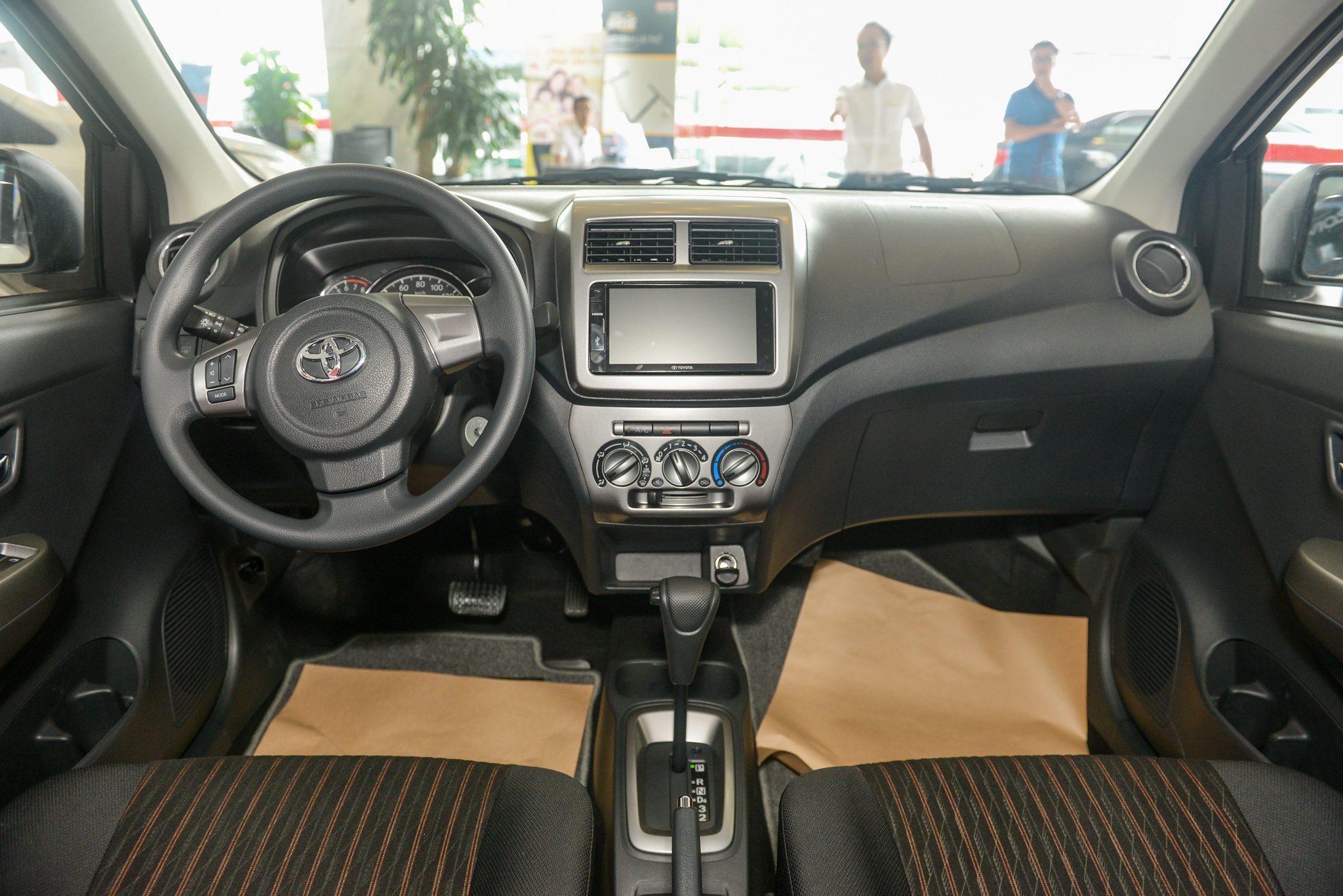 gia Toyota Wigo anh 9
