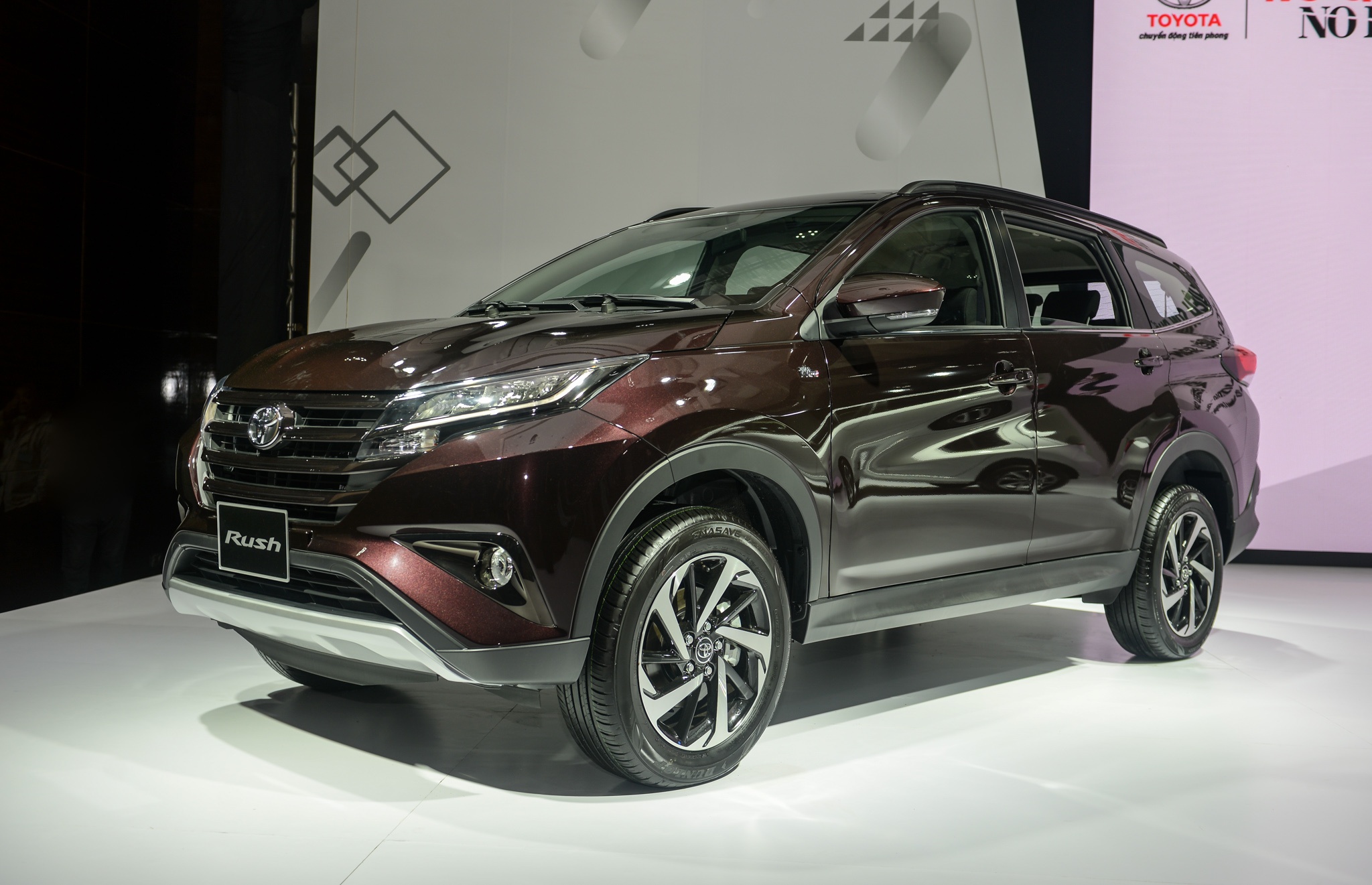 SUV 7 chỗ cỡ nhỏ ảnh 2 SUV 7 cho co nho anh 2