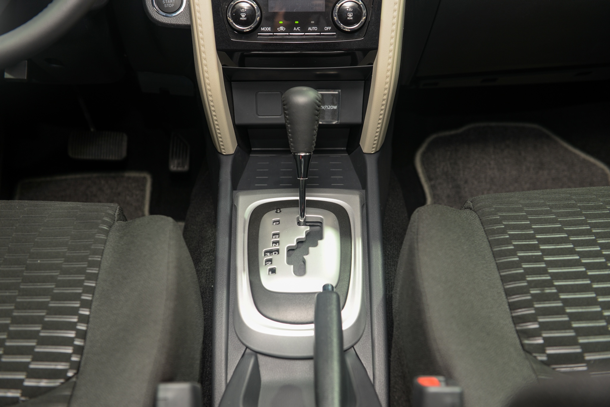 gia Toyota Rush anh 21