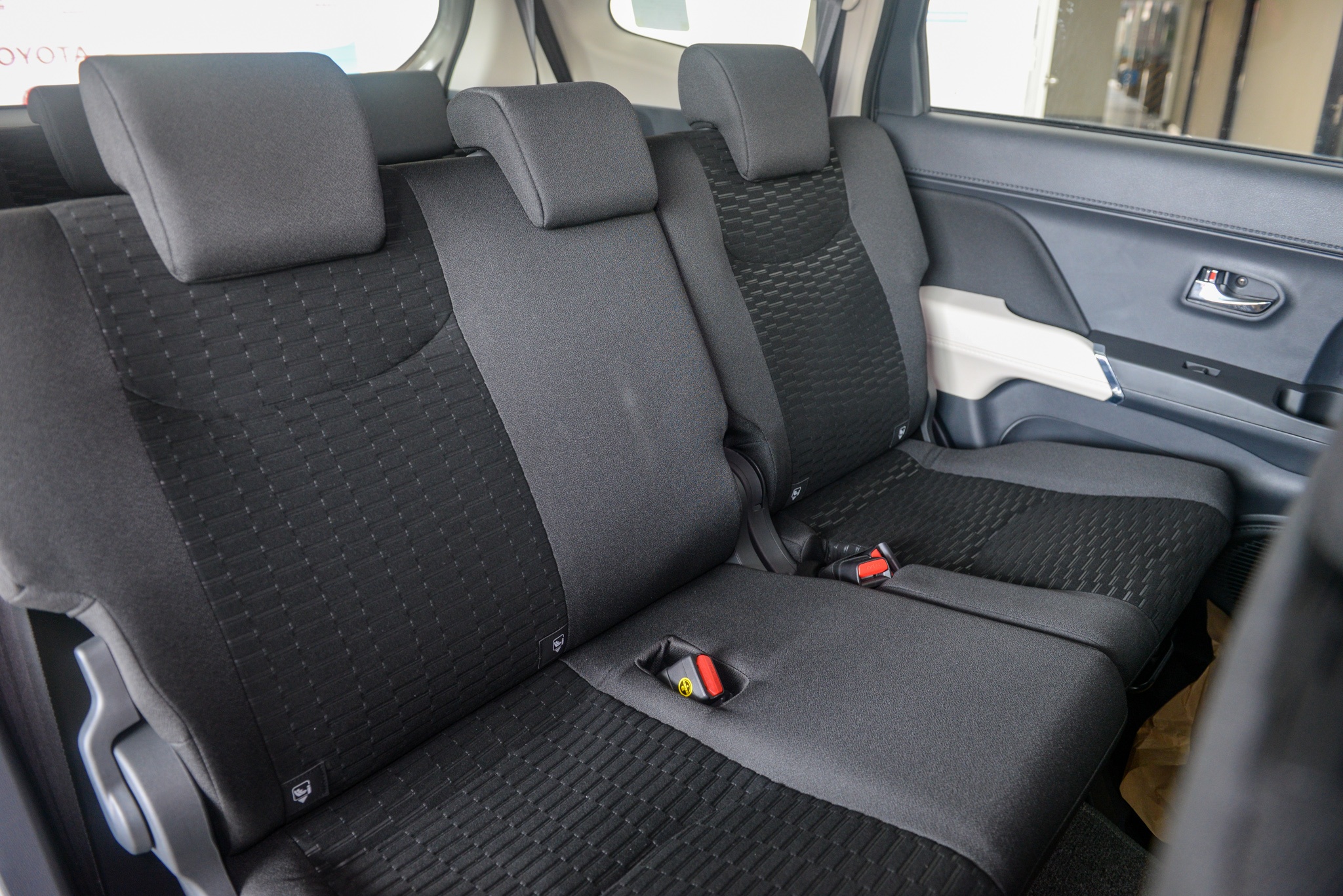 gia Toyota Rush anh 23