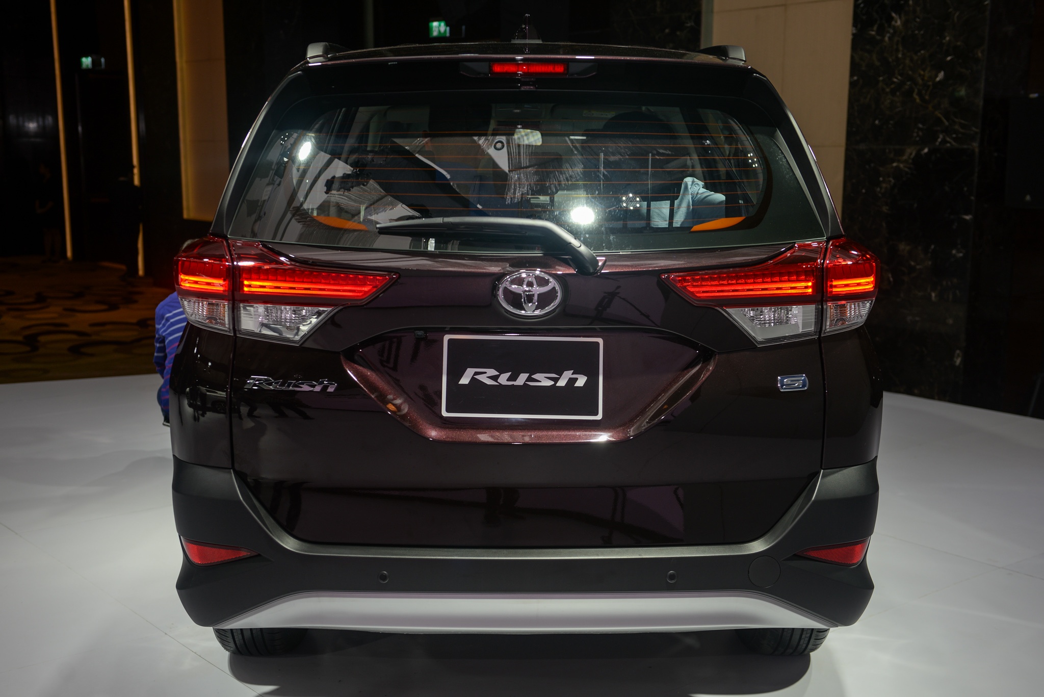 gia Toyota Rush anh 13