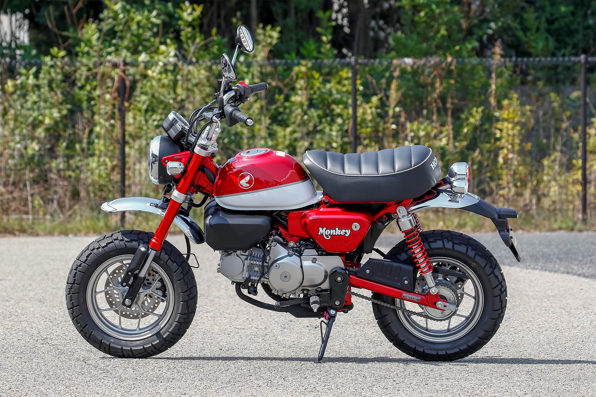 'Xe khi' Honda Monkey 2019 chot gia 3.380 USD hinh anh