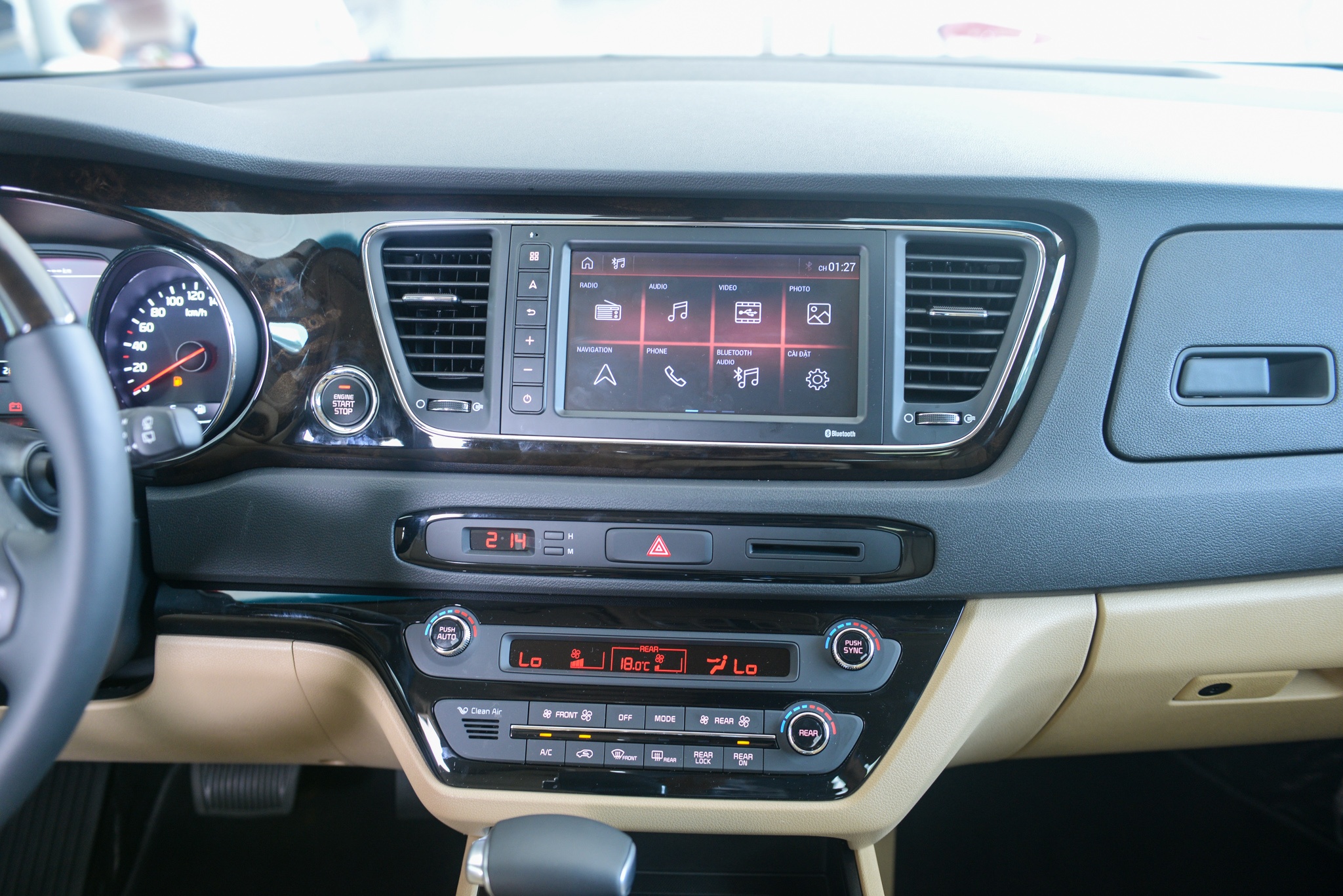 gia Kia Sedona 2018 anh 10