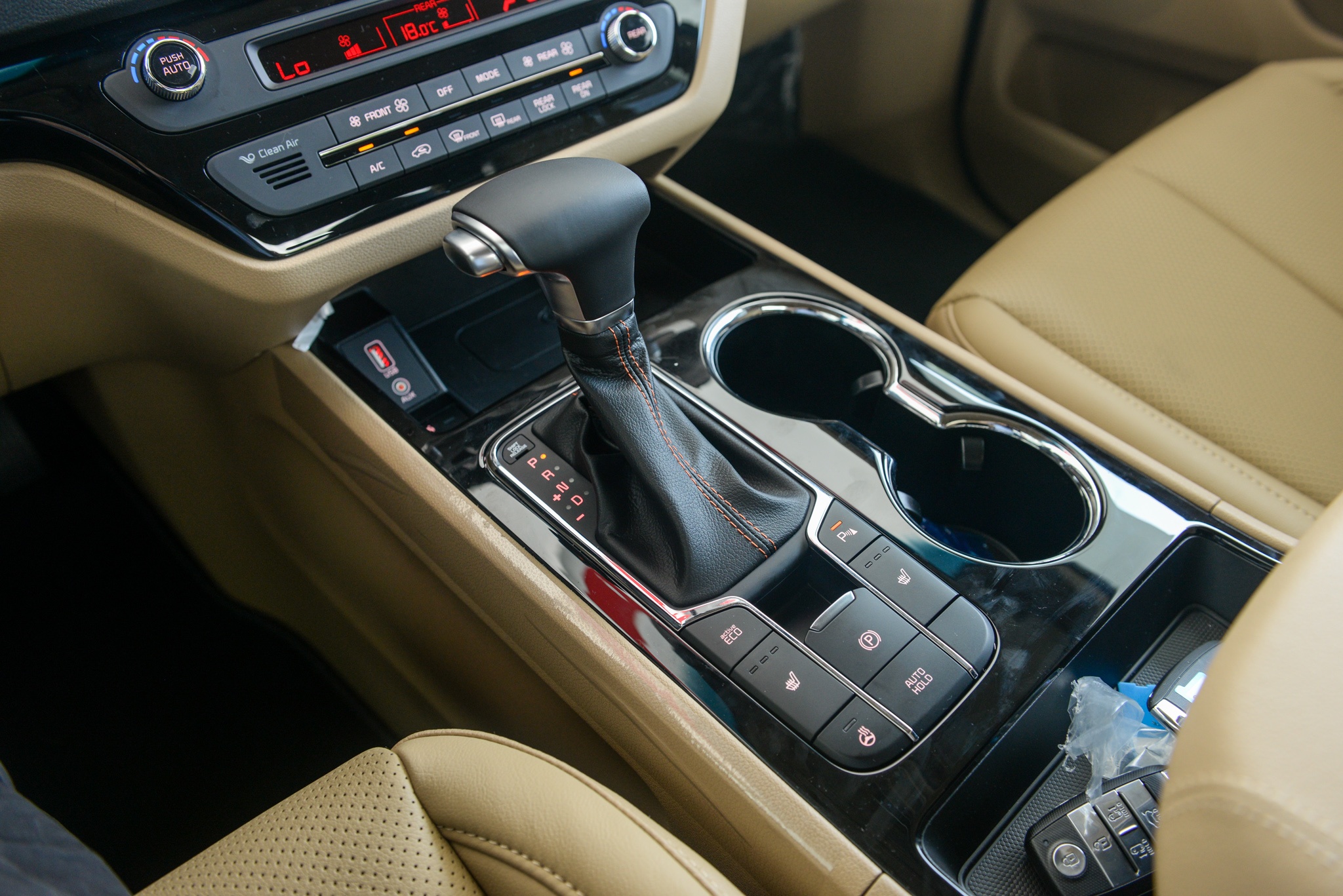 gia Kia Sedona 2018 anh 11