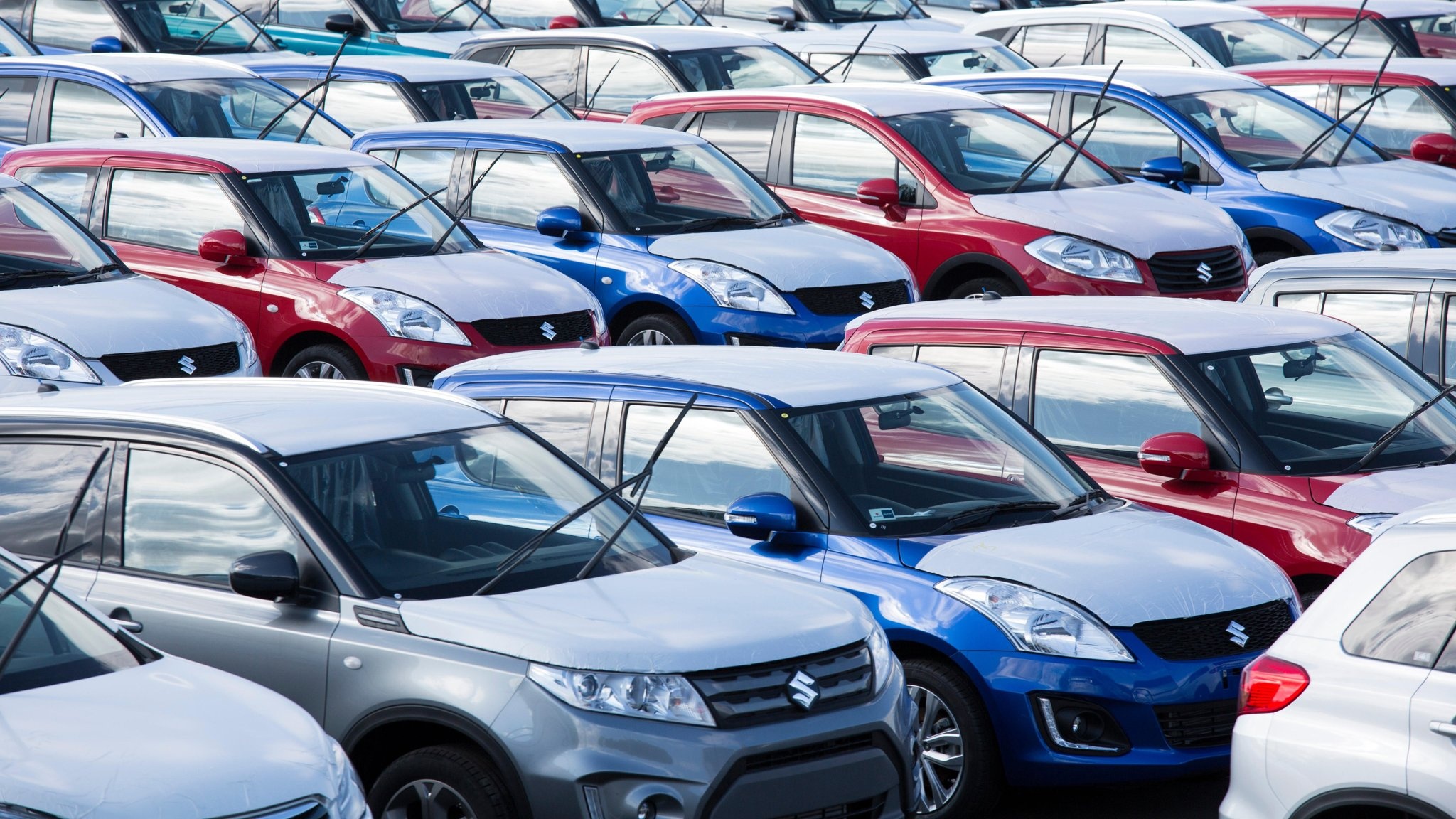 Nho mac ca, nguoi My mua xe giam gia ca nghin USD hinh anh