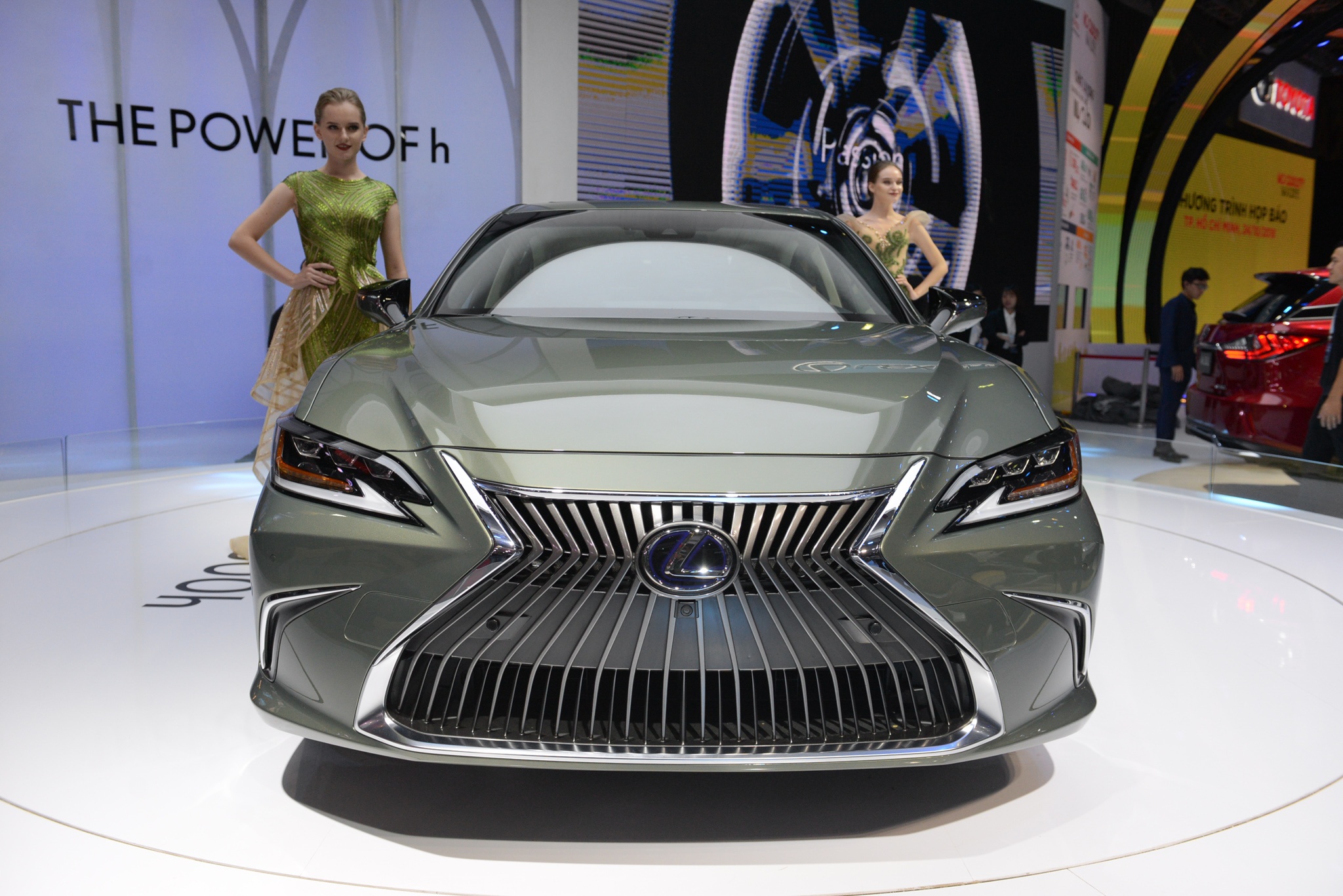 xe Lexus ES 2019 anh 3