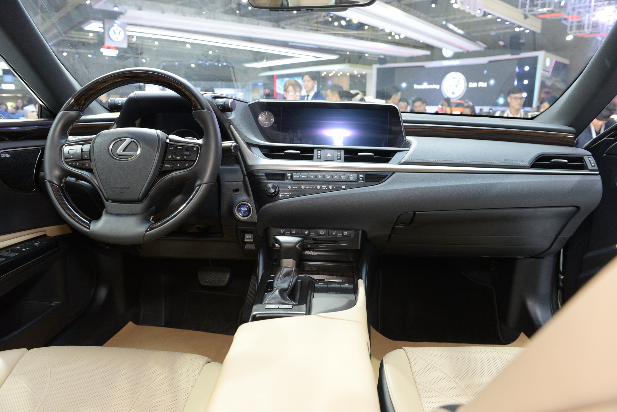 xe Lexus ES 2019 anh 6