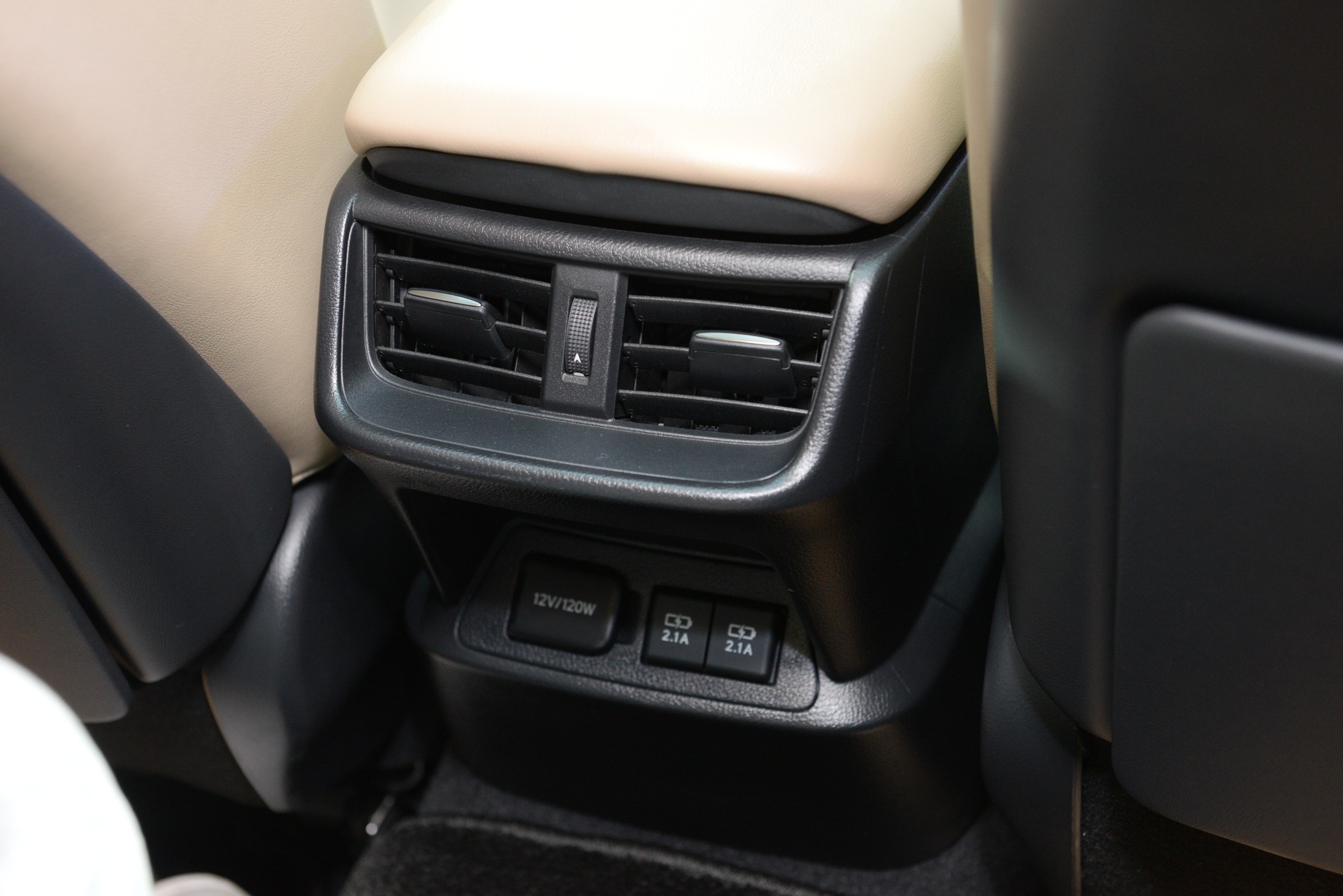 xe Lexus ES 2019 anh 8