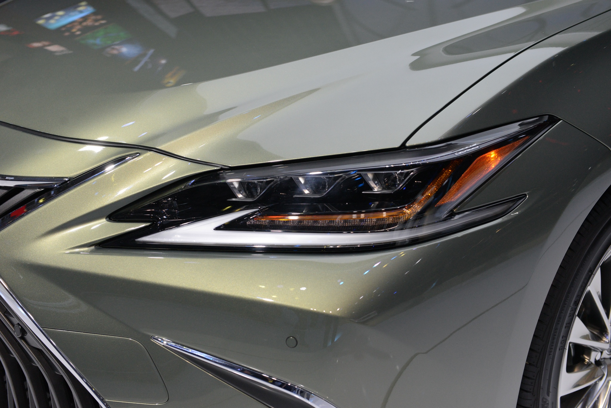 xe Lexus ES 2019 anh 4