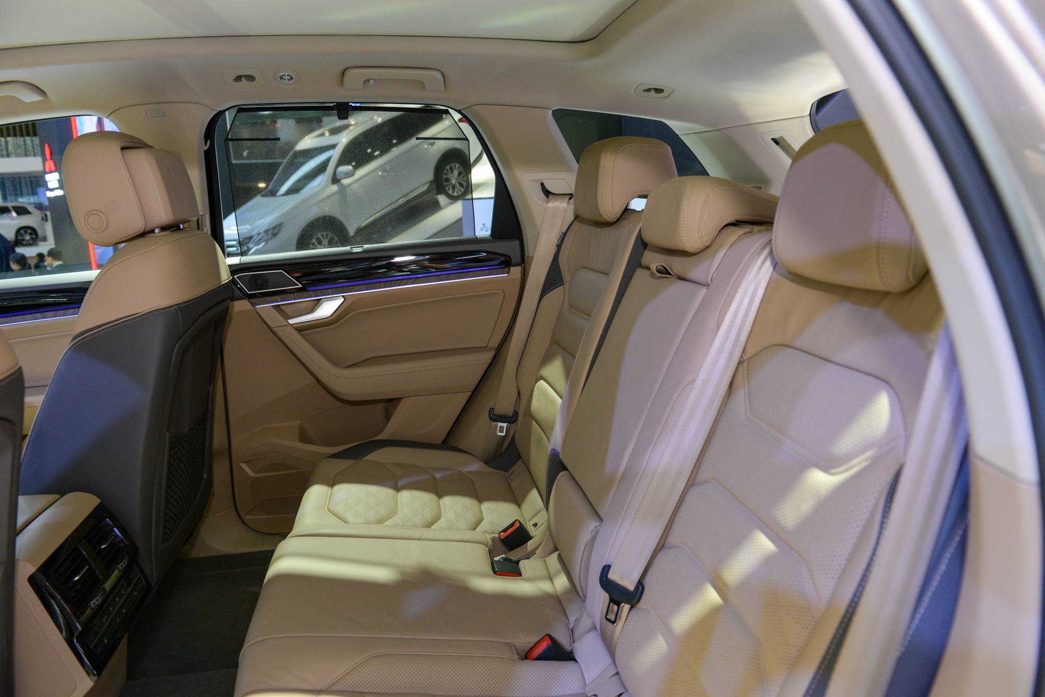 xe Volkswagen Touareg anh 13