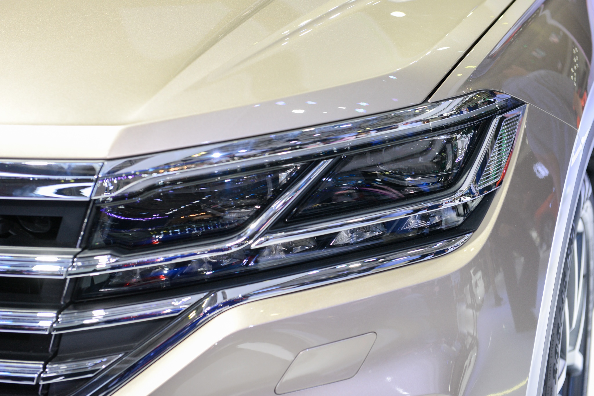 xe Volkswagen Touareg anh 3