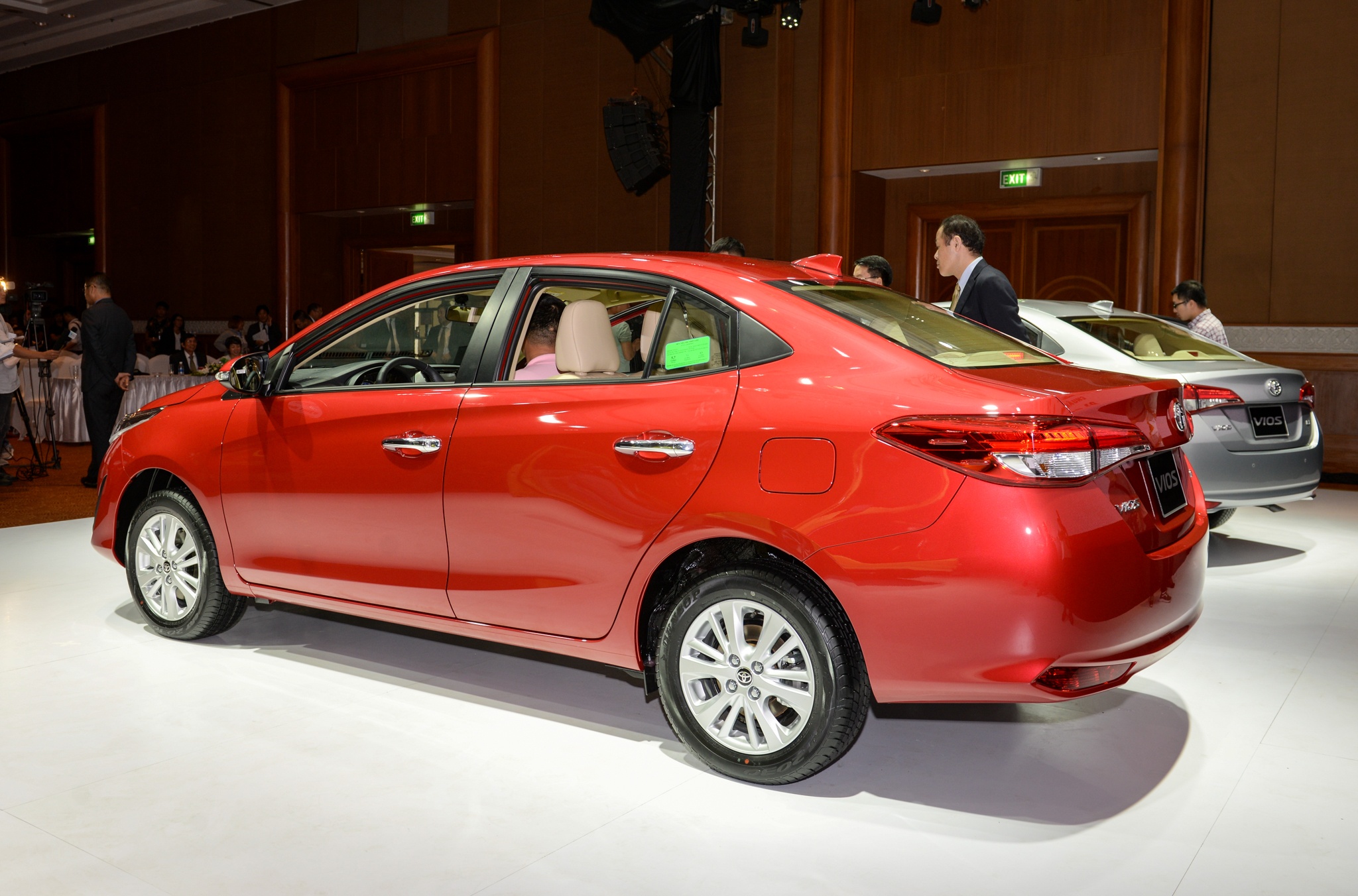 so sánh Nissan Sunny 2018 và Toyota Vios ảnh 6 so sanh Nissan Sunny 2018 va Toyota Vios anh 6