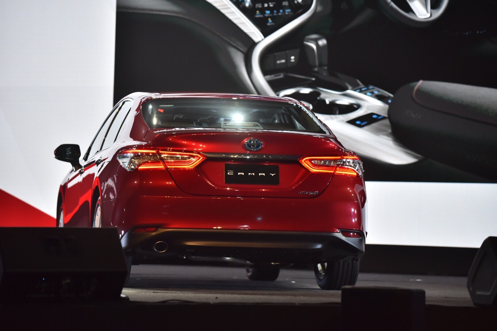 gia Toyota Camry 2019 anh 5