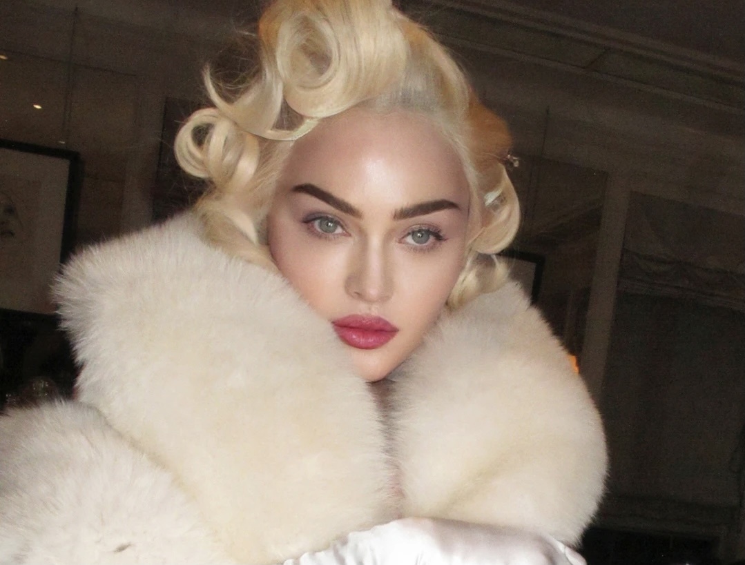 Madonna bi chi trich vi tai hien canh qua doi cua Marilyn Monroe hinh anh