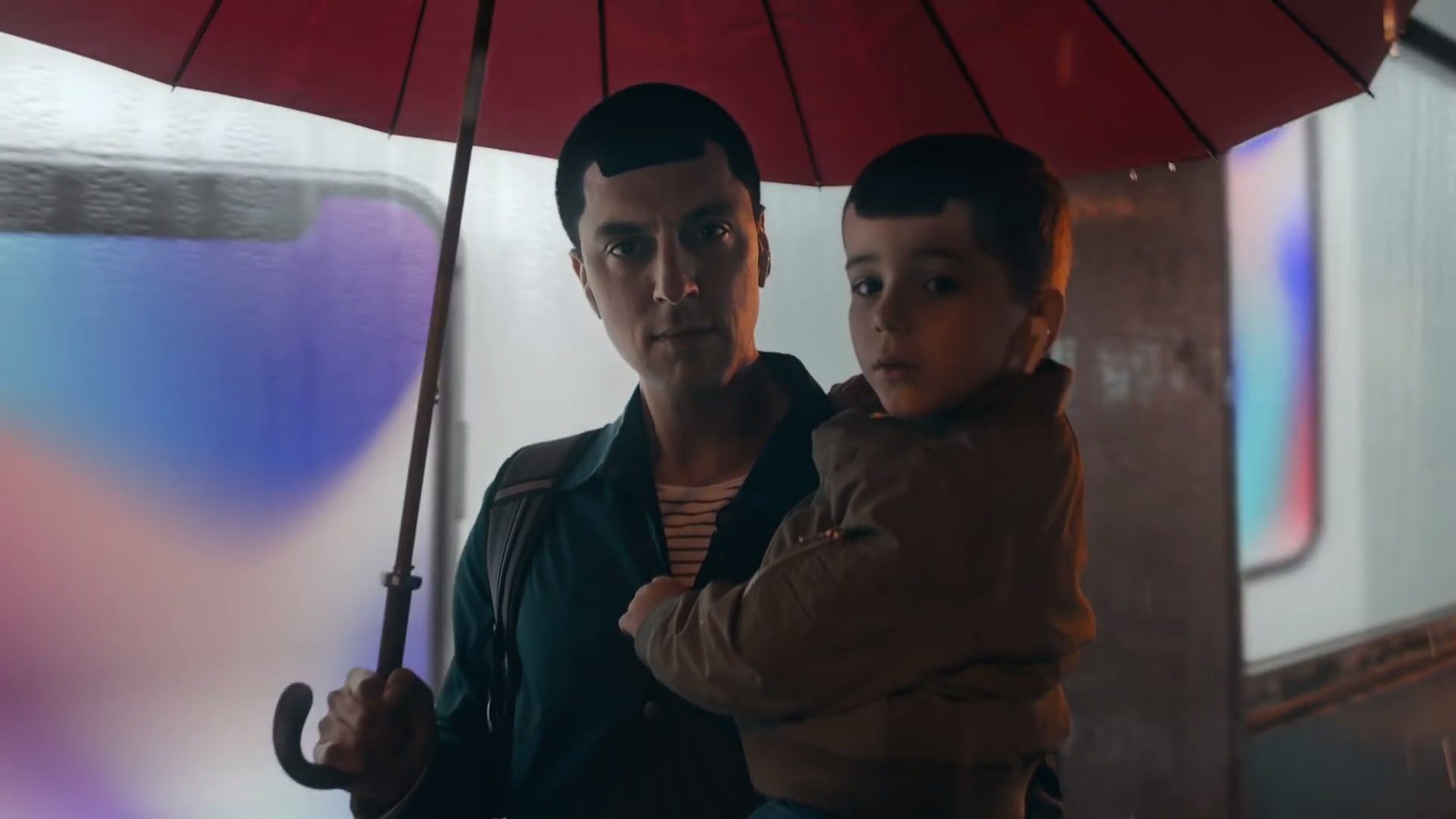 Samsung che gieu Apple trong quang cao moi hinh anh