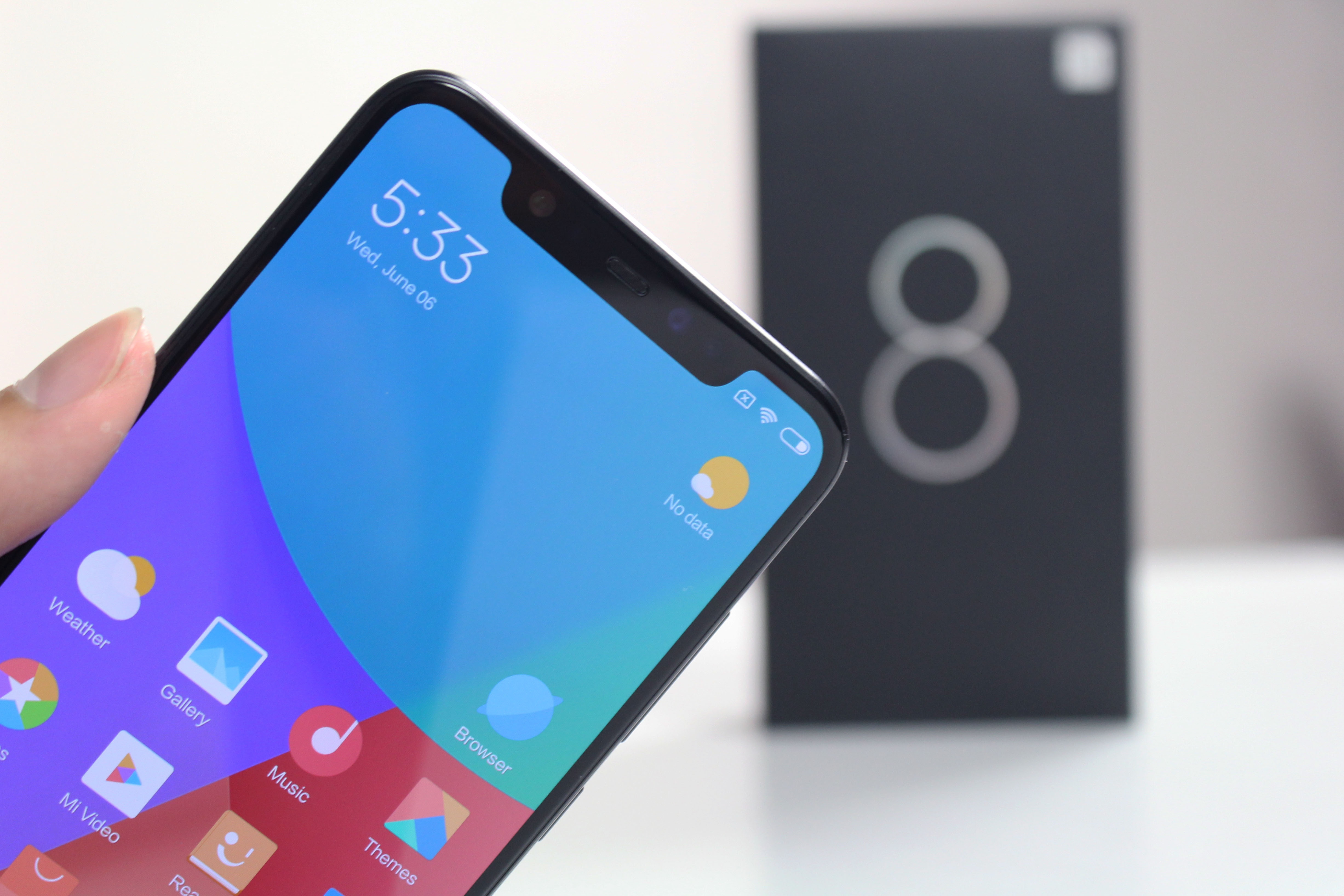 Trai nghiem Xiaomi Mi 8 tai Viet Nam anh 3