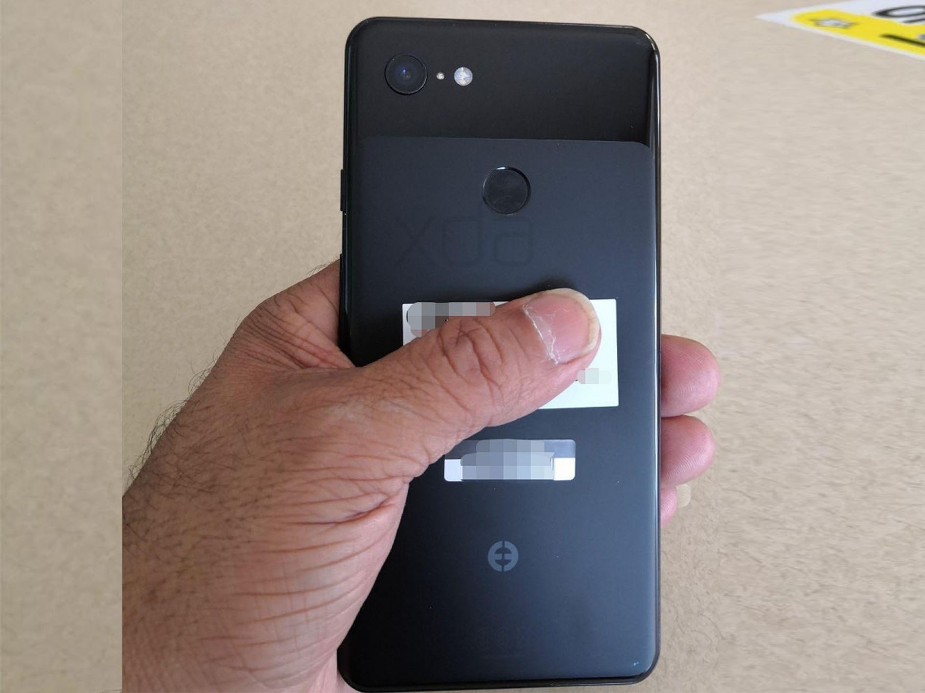 Google Pixel 3 XL lo dien - 'Tai tho' nhu iPhone X, camera don hinh anh