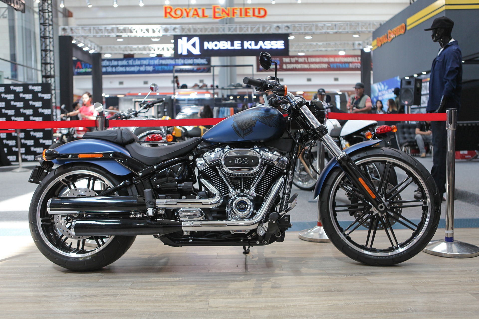 Harley-Davidson BreakOut 115 Anniversary gia 1,1 ty dong tai VN hinh anh