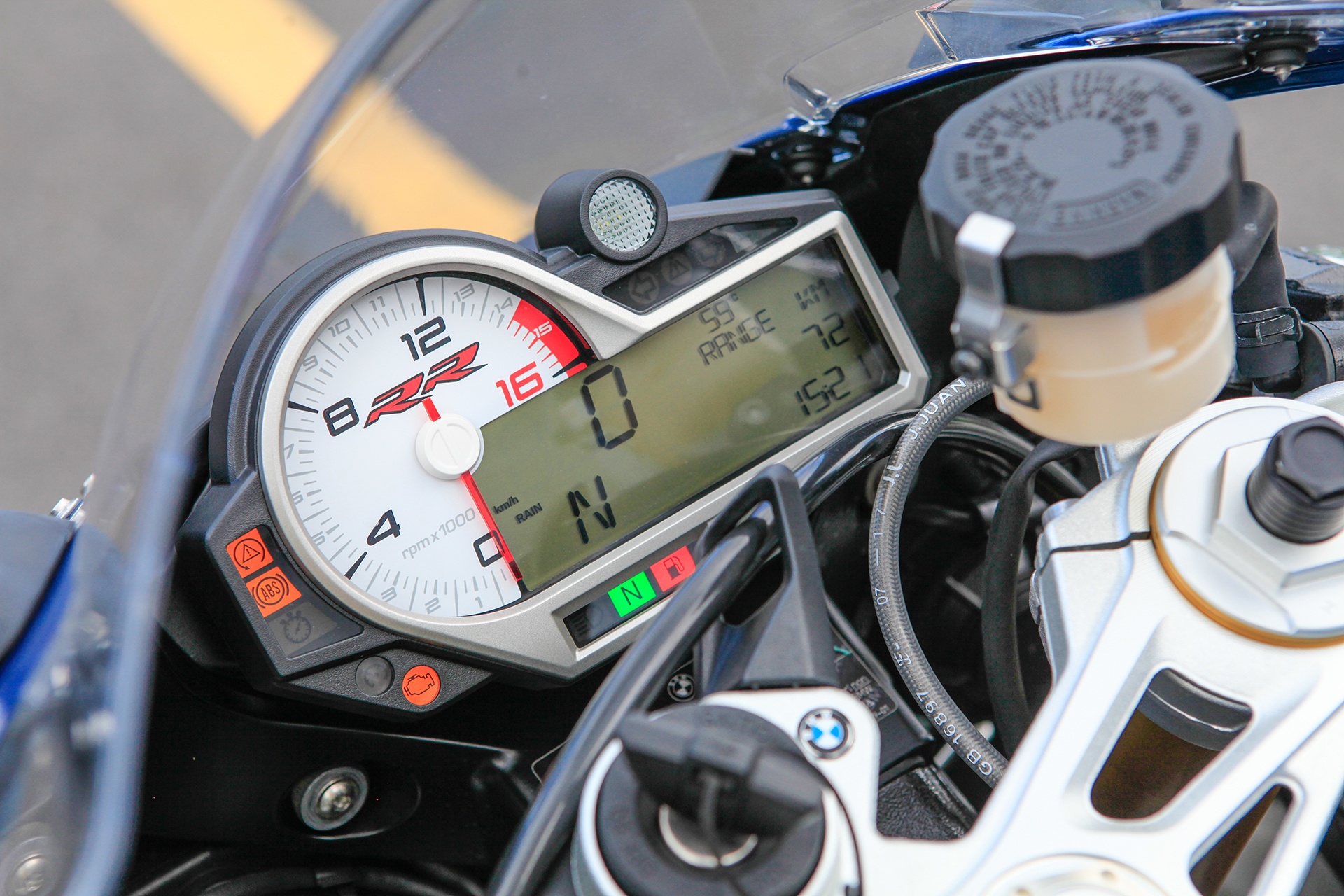 can canh BMW S1000RR 2018 anh 5