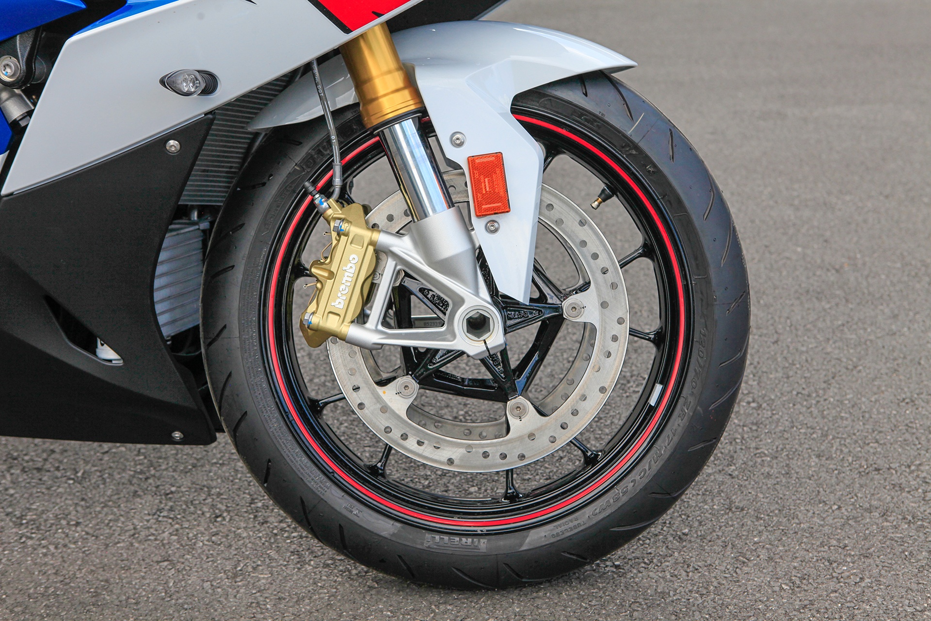 can canh BMW S1000RR 2018 anh 11