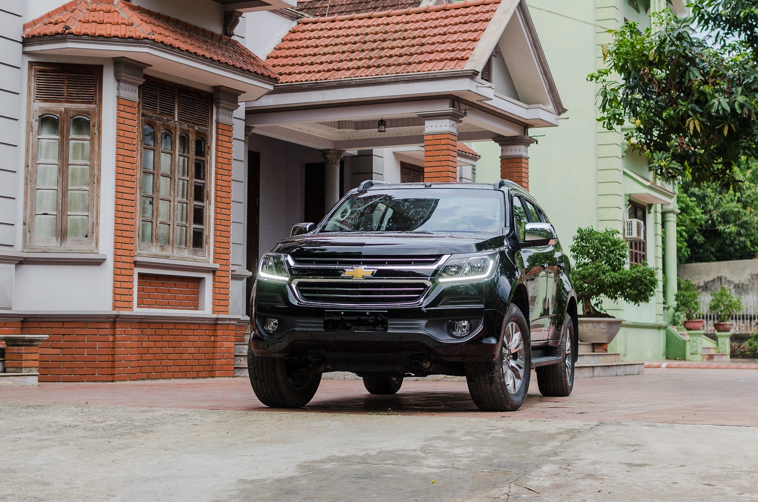Cam nhan Chevrolet Trailblazer - xung tam doi thu cua Toyota Fortuner hinh anh