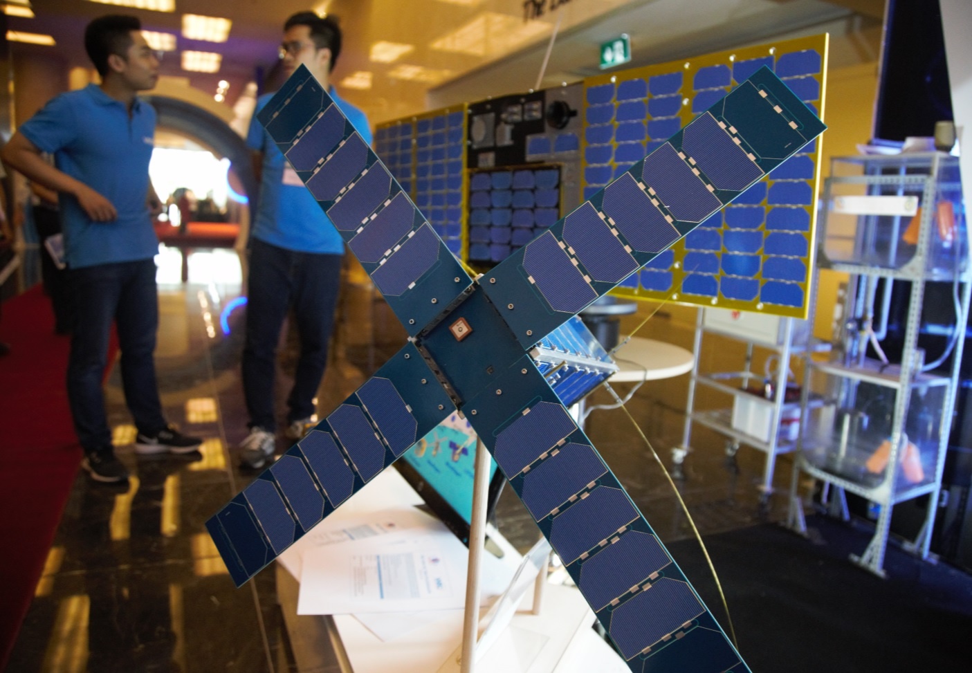 3 mo hinh ve tinh do ky su Viet Nam tu che tao hinh anh