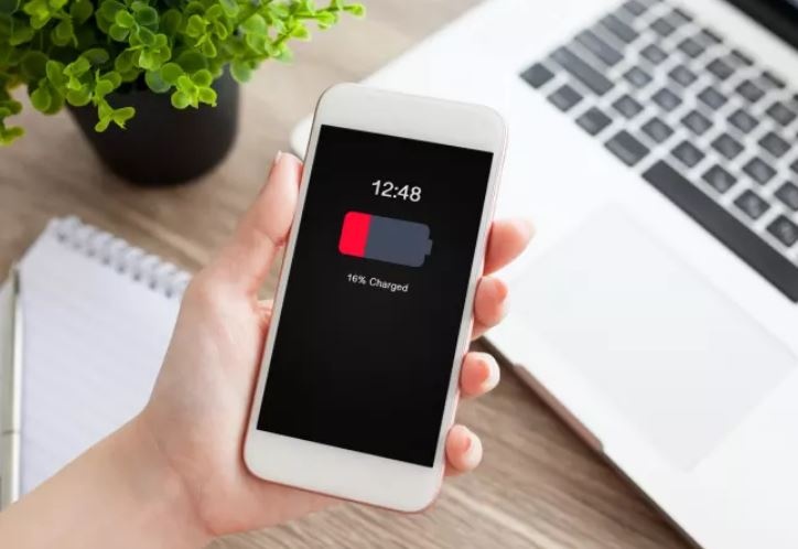 Bo ngay 5 thoi quen nay neu khong muon pin iPhone cua ban bi hong hinh anh