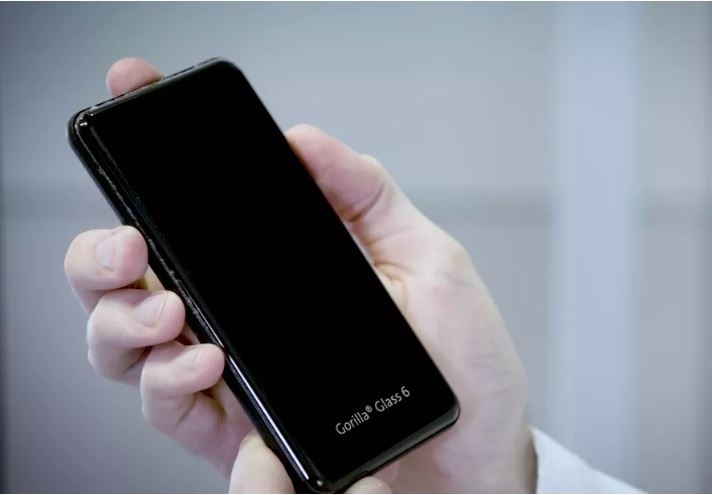 Smartphone se ben gap doi nho kinh Gorilla Glass 6 hinh anh