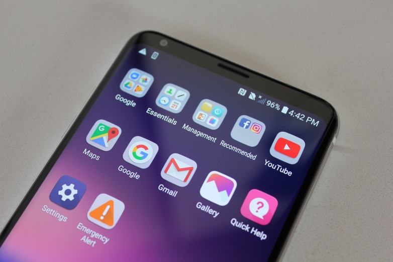 LG V40 ThinQ co the trang bi 3 camera, nhan dien khuon mat 3D hinh anh