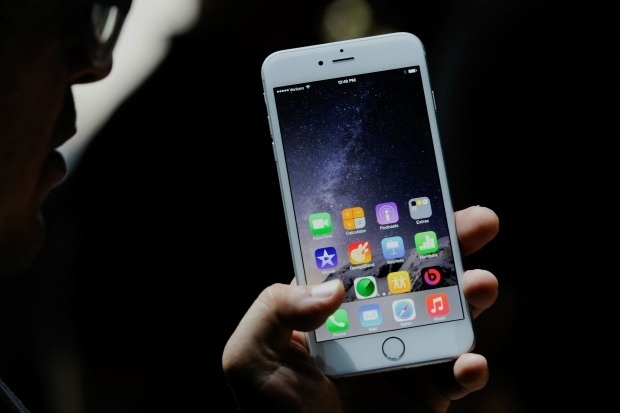 Vi doan code la, nguoi dung khong nen mua iPhone cu luc nay hinh anh